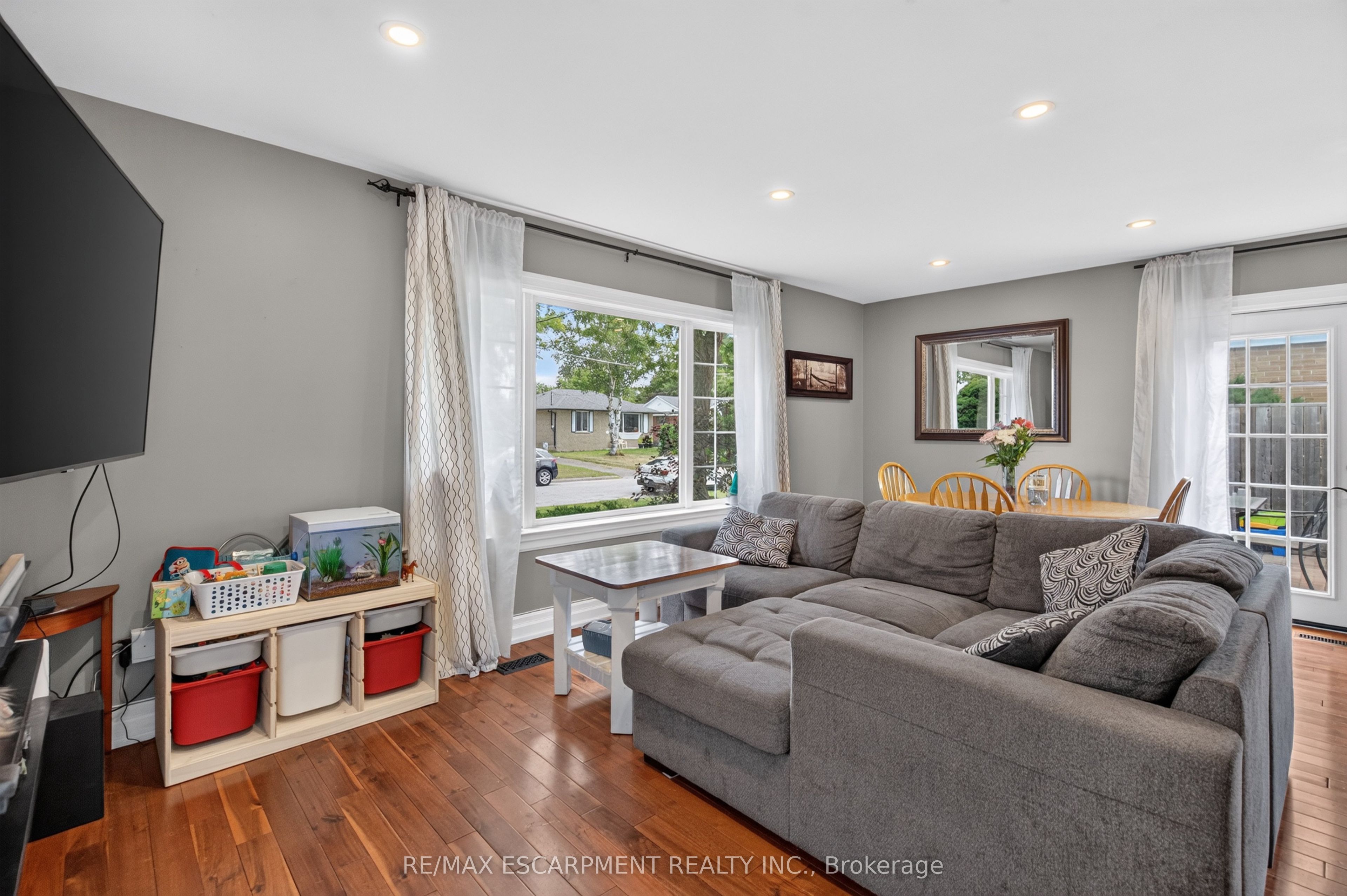 3 Cumbrian Court, Brampton, ON L6X 2J7 photo 4