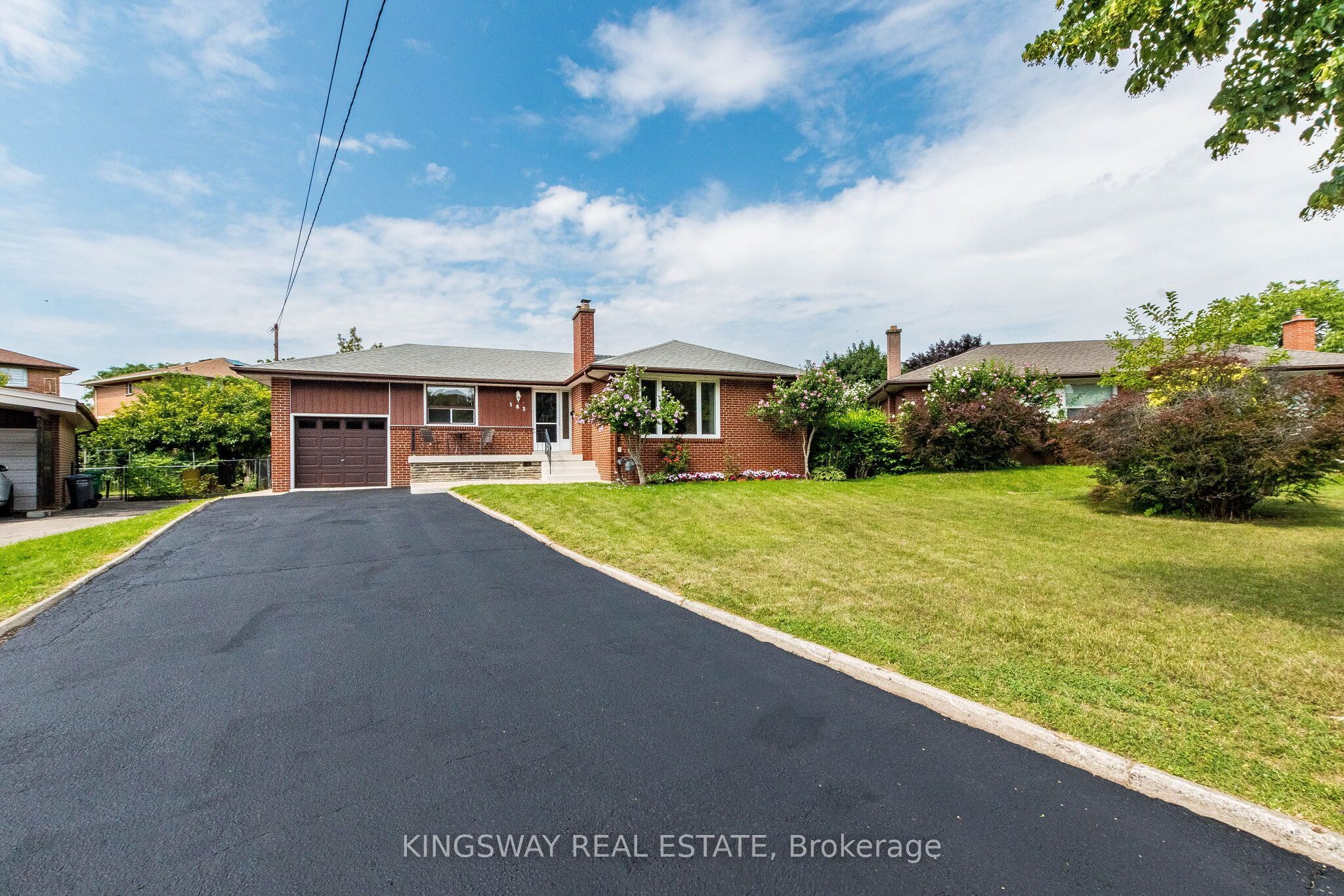 163 Floradale Drive, Mississauga, ON L5B 1G2