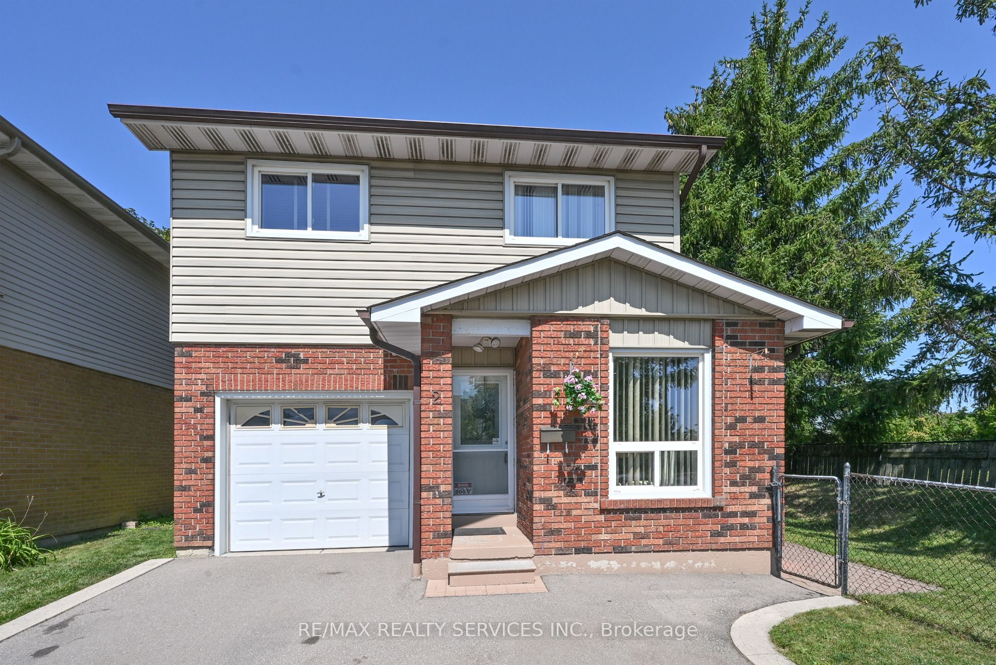 2 Lindridge Avenue, Brampton, ON L6S 3W9 photo 2