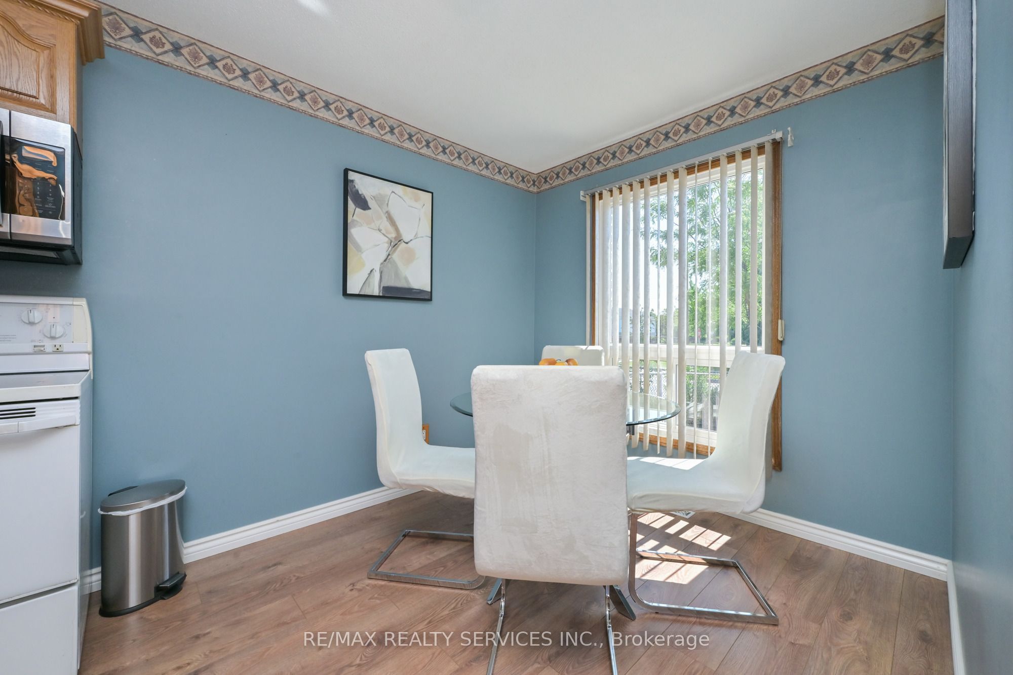 2 Lindridge Avenue, Brampton, ON L6S 3W9 photo 4