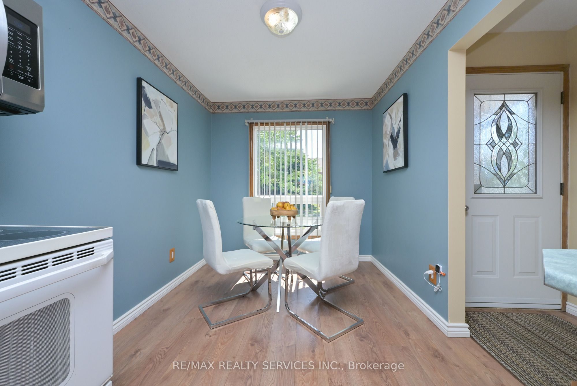 2 Lindridge Avenue, Brampton, ON L6S 3W9 photo 5