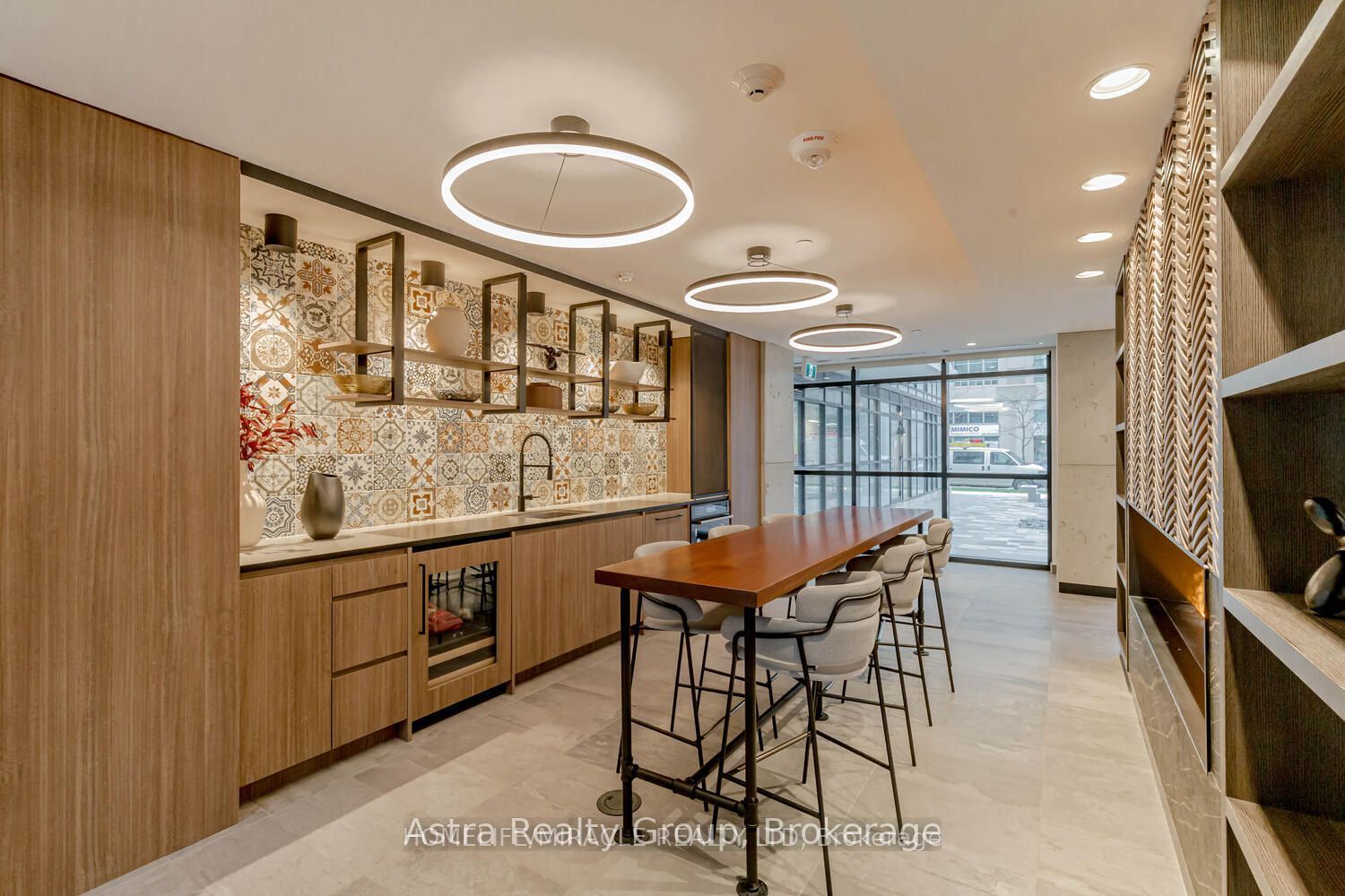 251 Manitoba Street 2207, Toronto, ON M8Y 4G9 photo 4