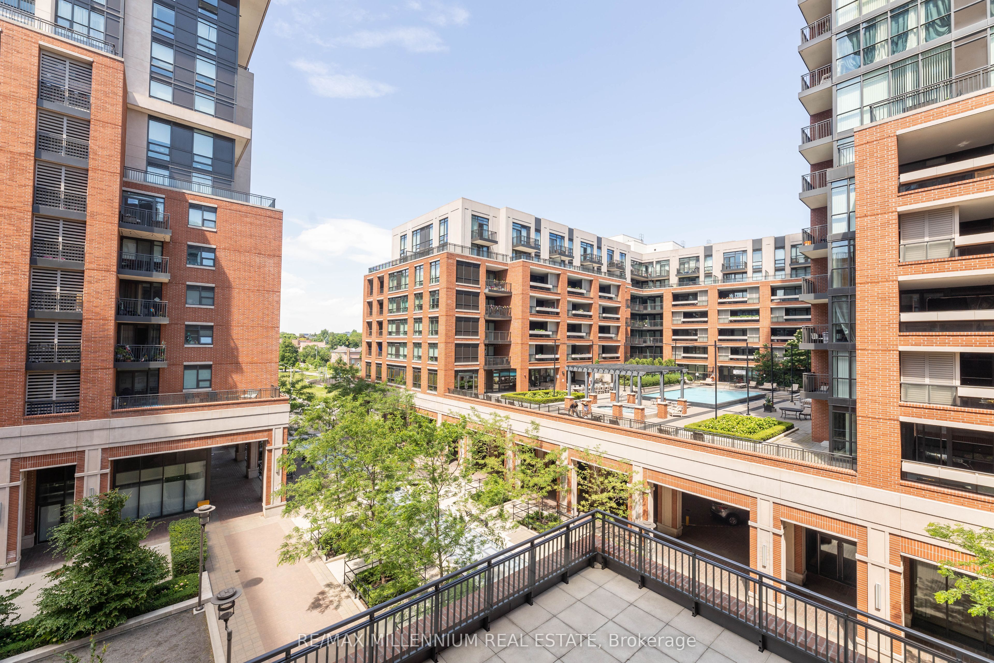 830 Lawrence Avenue 334, Toronto, ON M6A 0B6 photo 4