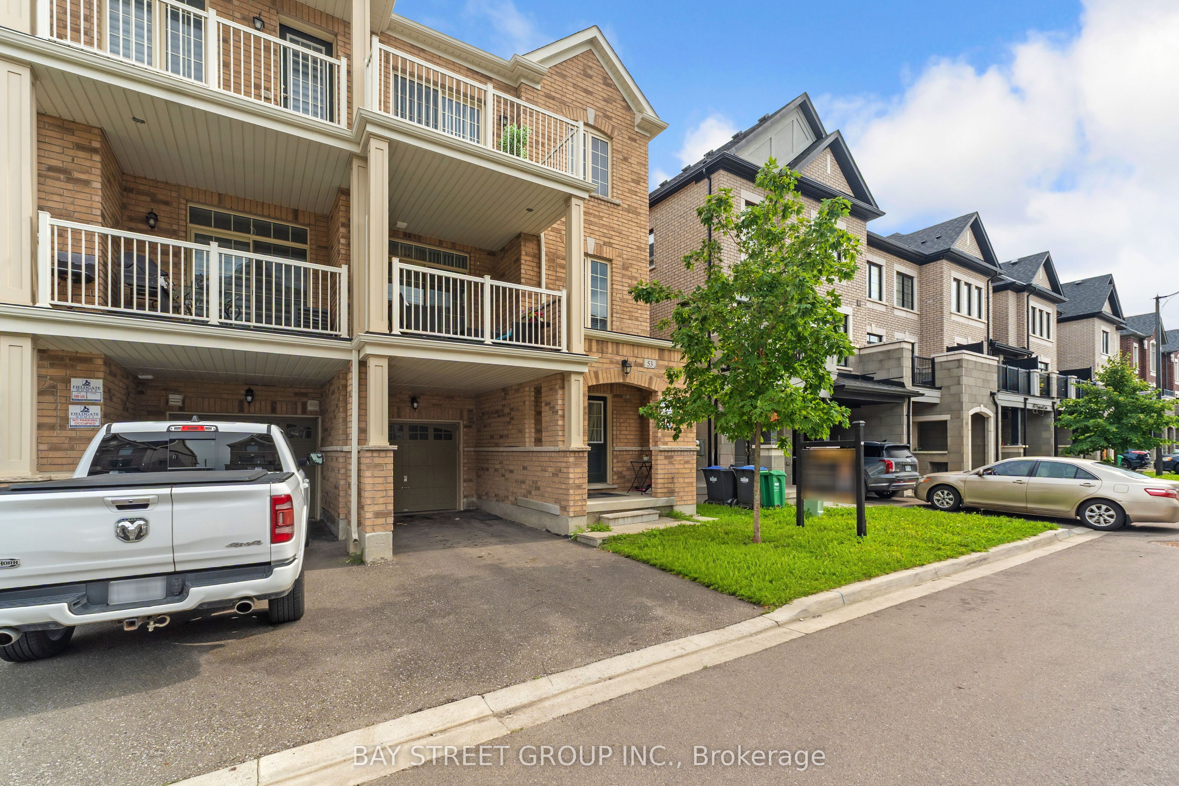 53 Fruitvale Circle, Brampton, ON L7A 5B9 photo 2