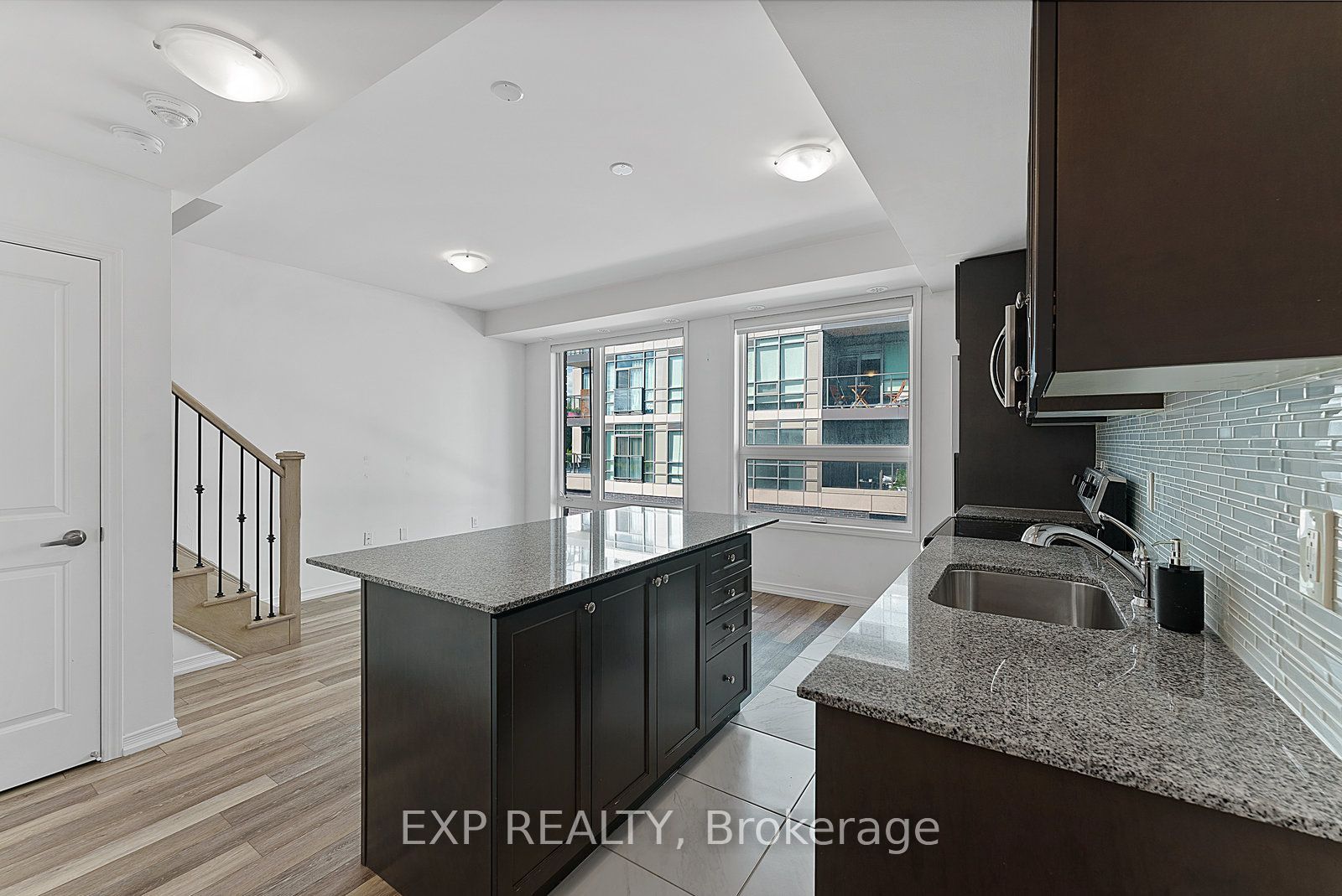 28 Fieldway Road 64, Toronto, ON M8Z 0E3 photo 5