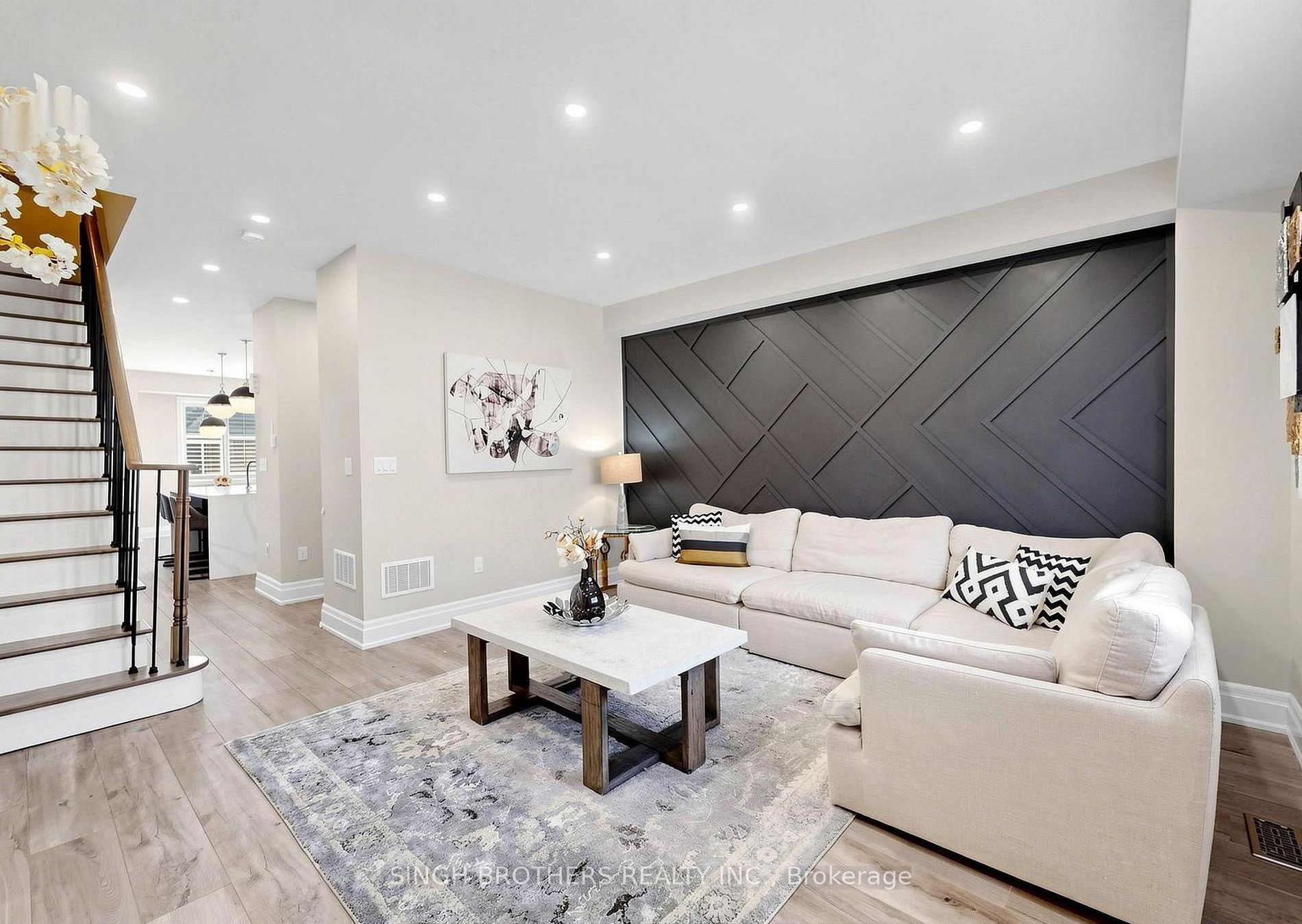 1321 Granrock Crescent, Mississauga, ON L5V 0E1 photo 3