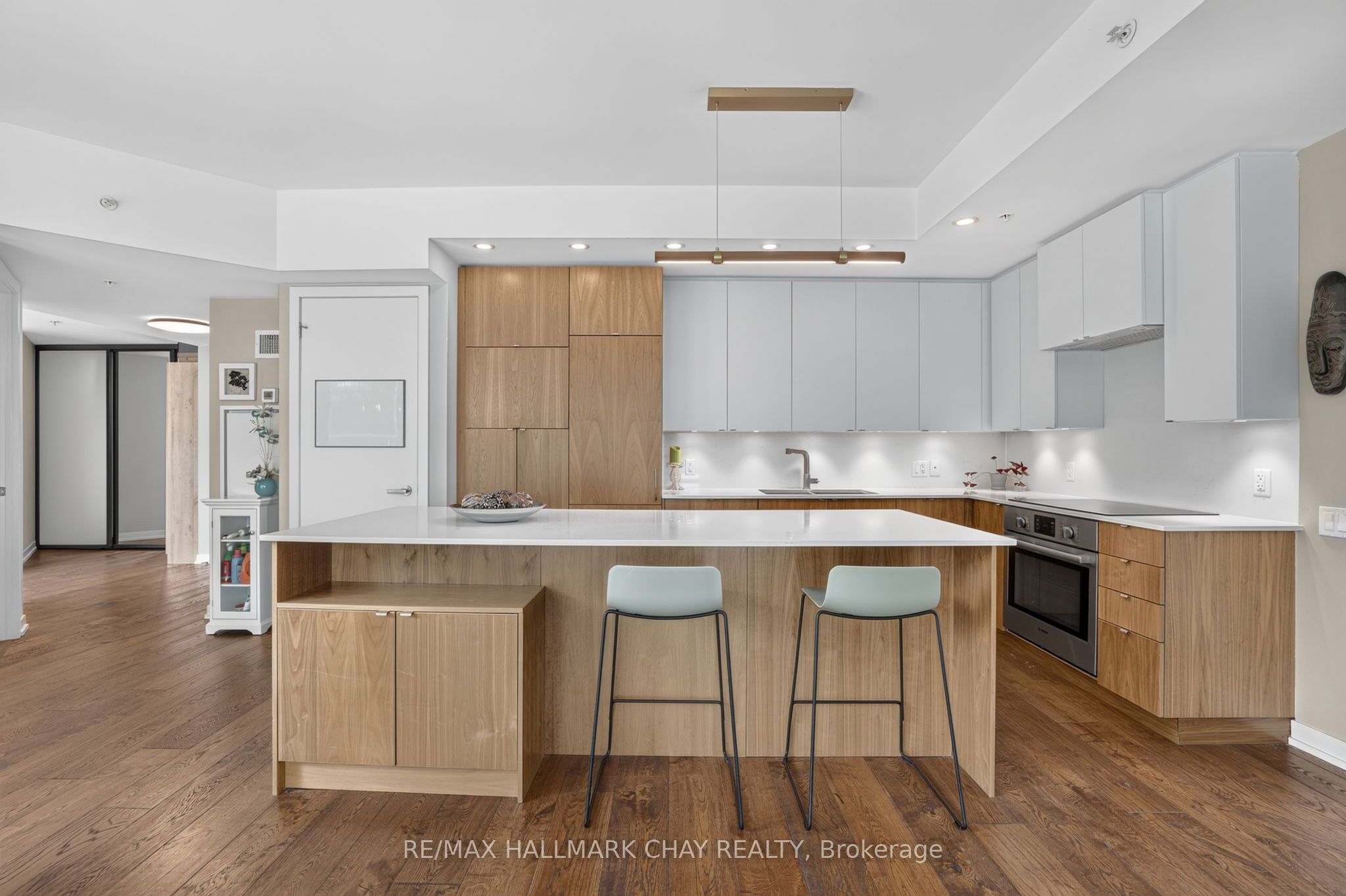 38 Howard Park Avenue 523, Toronto, ON M6R 0A7
