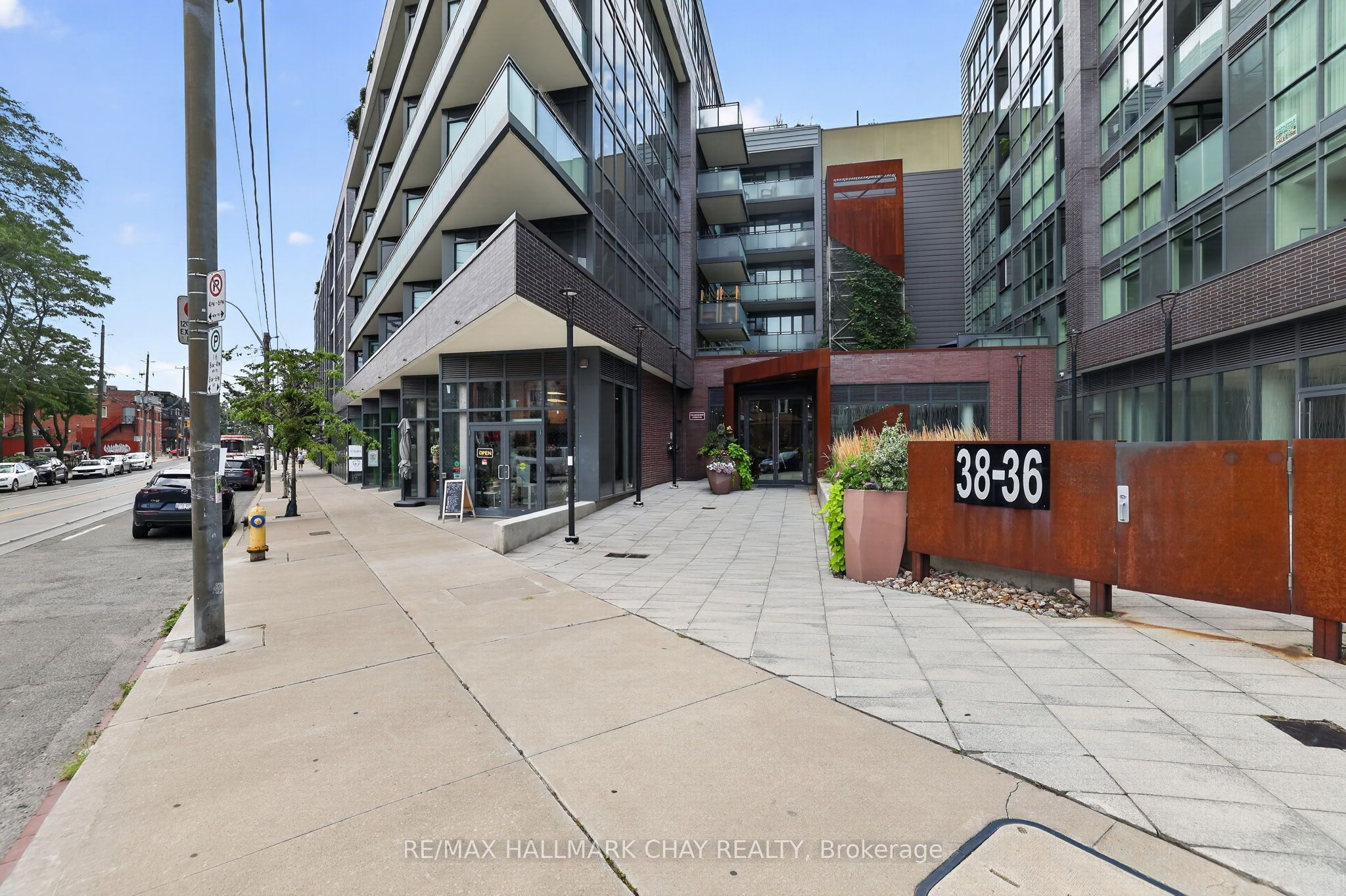38 Howard Park Avenue 523, Toronto, ON M6R 0A7 photo 3