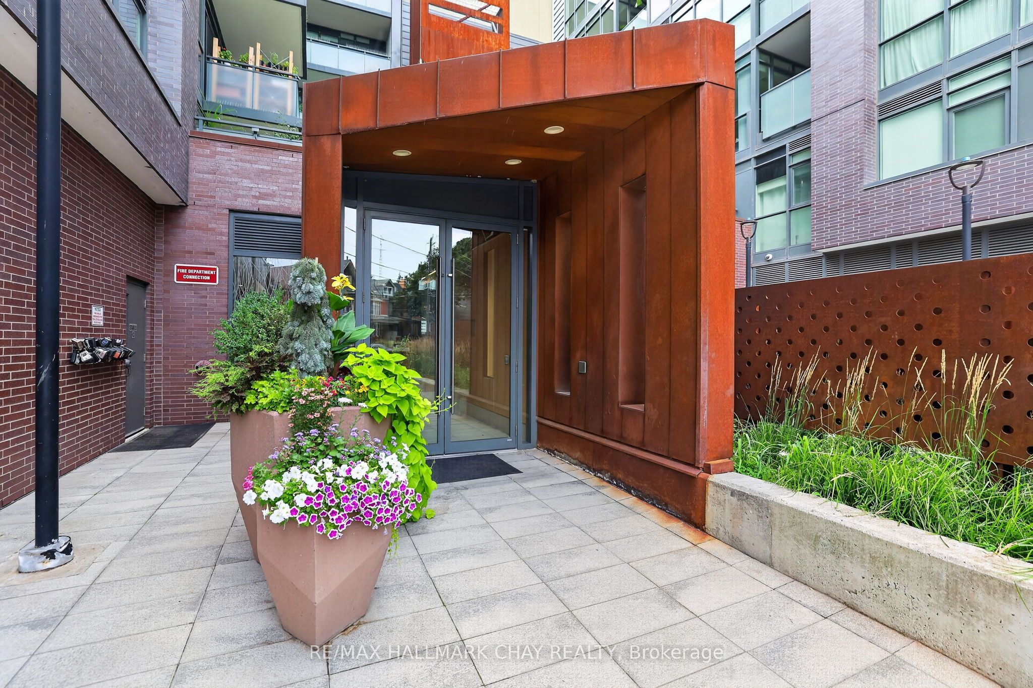 38 Howard Park Avenue 523, Toronto, ON M6R 0A7 photo 4