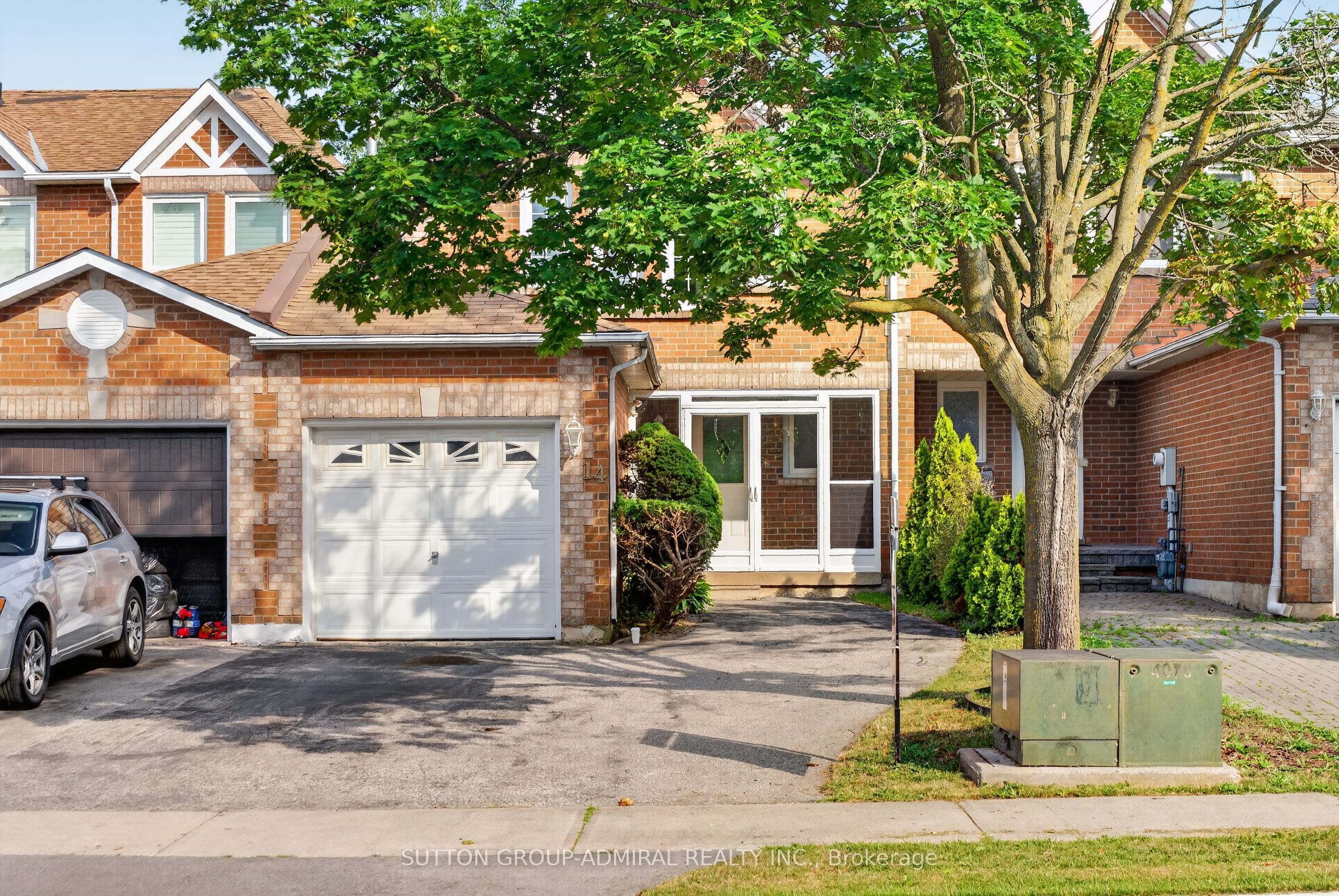 14 Mullis Crescent, Brampton, ON L6Y 4T3 photo 2