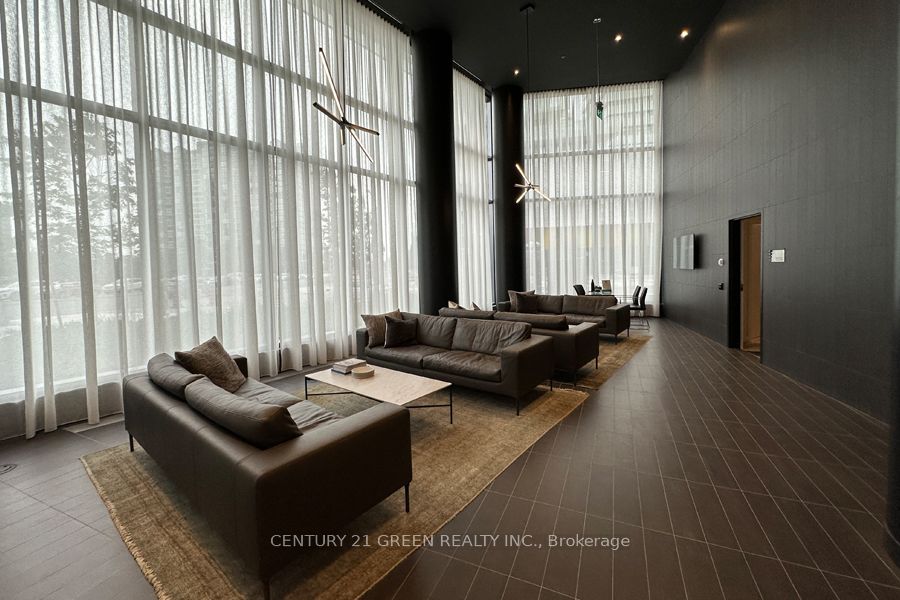 3900 Confederation Parkway 2301, Mississauga, ON L5B 0M3