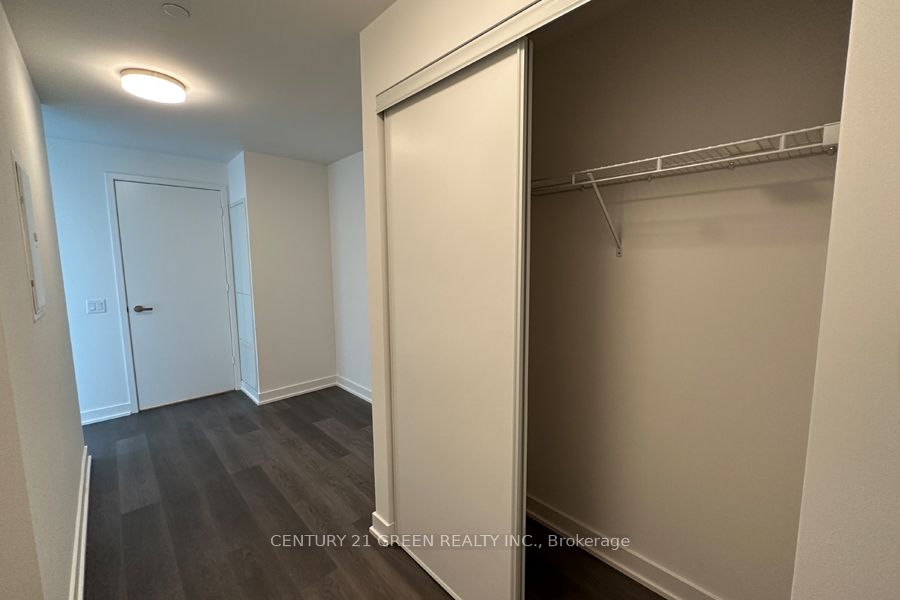 3900 Confederation Parkway 2301, Mississauga, ON L5B 0M3 photo 5