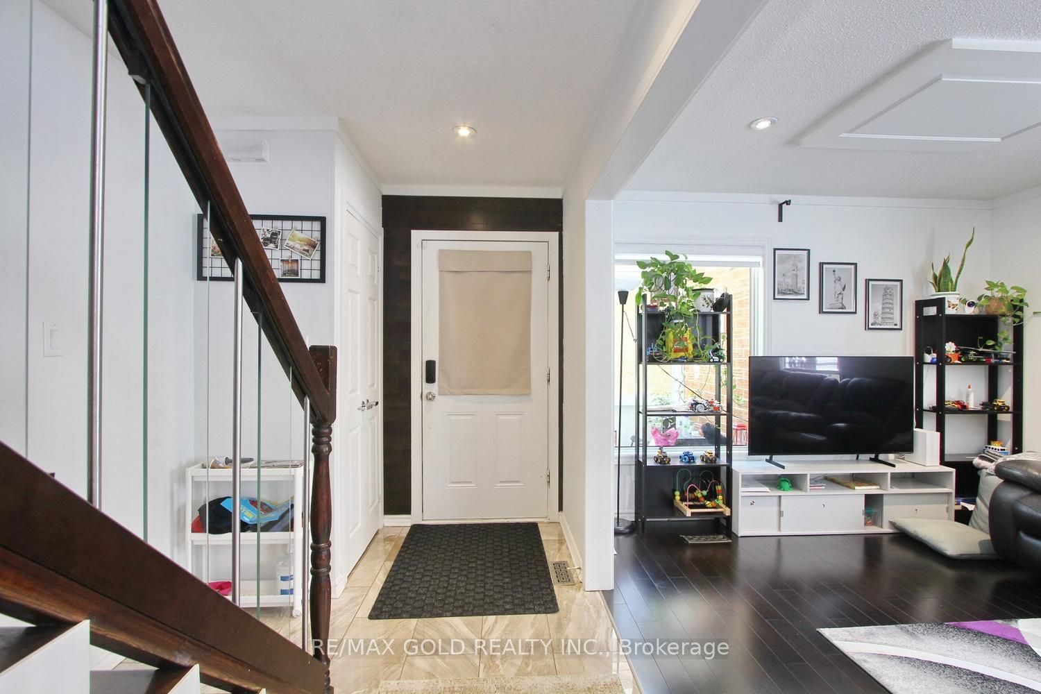 4 Summertime Court, Brampton, ON L6Z 2B4 photo 5