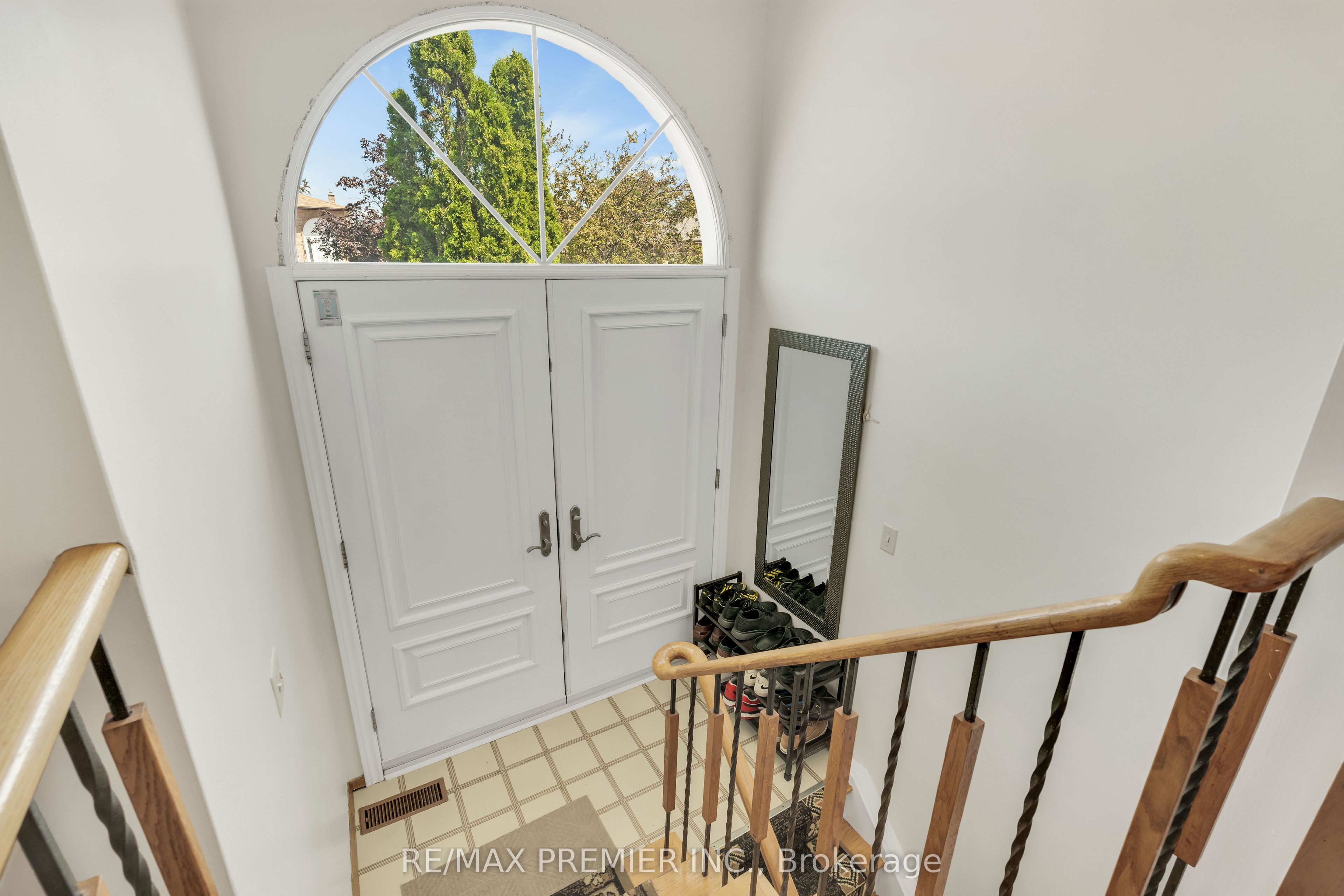 4178 Dursley Crescent, Mississauga, ON L4Z 1J7 photo 3