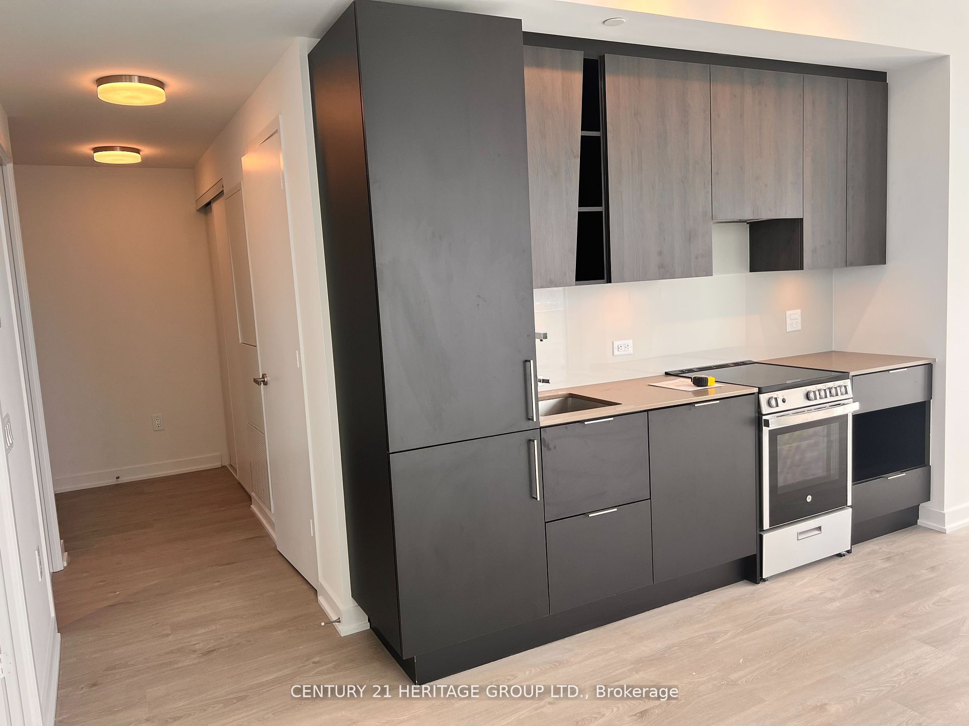 3900 Confederation Pkwy 4009, Mississauga, ON L5B 0M3 photo 4