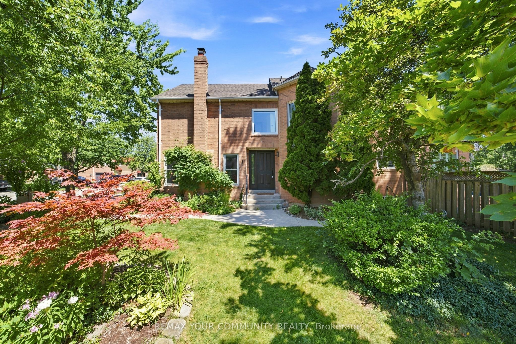1544 Greenbriar Drive, Oakville, ON L6M 1Y5 photo 2