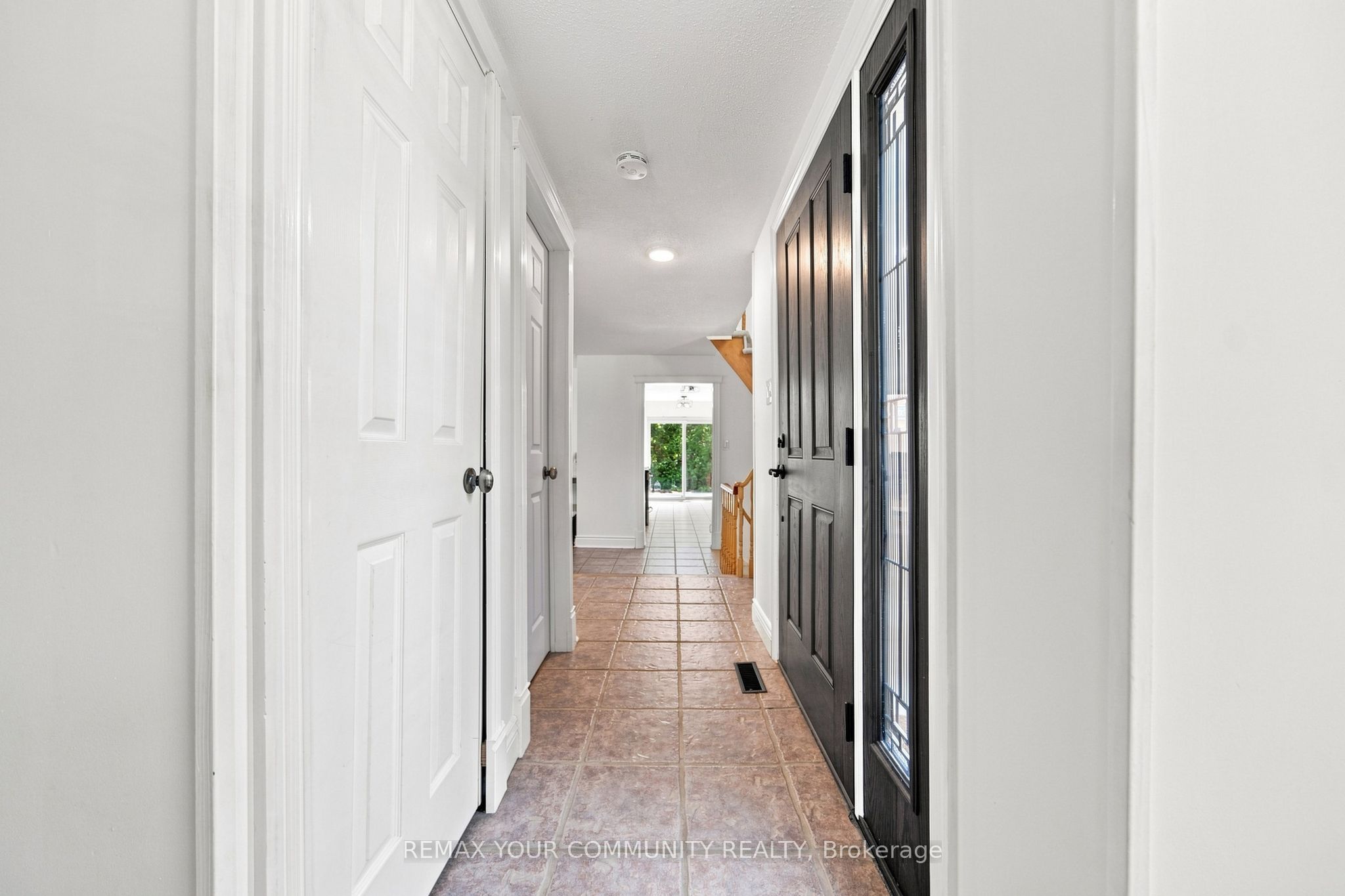 1544 Greenbriar Drive, Oakville, ON L6M 1Y5 photo 3