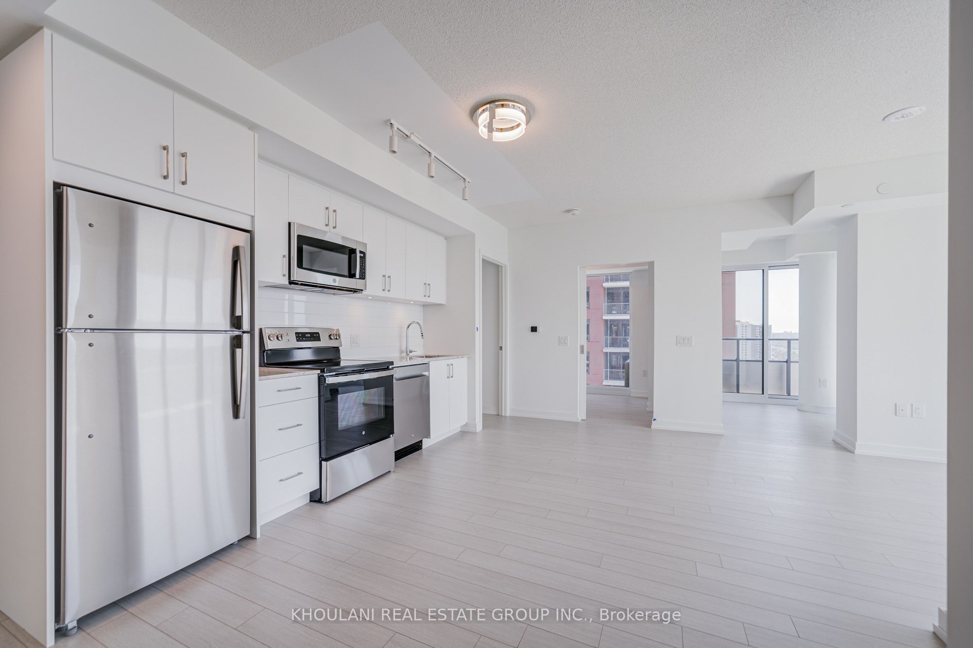 4010 Eglinton Avenue W 1113, Toronto, ON M9A 0G5 photo 4
