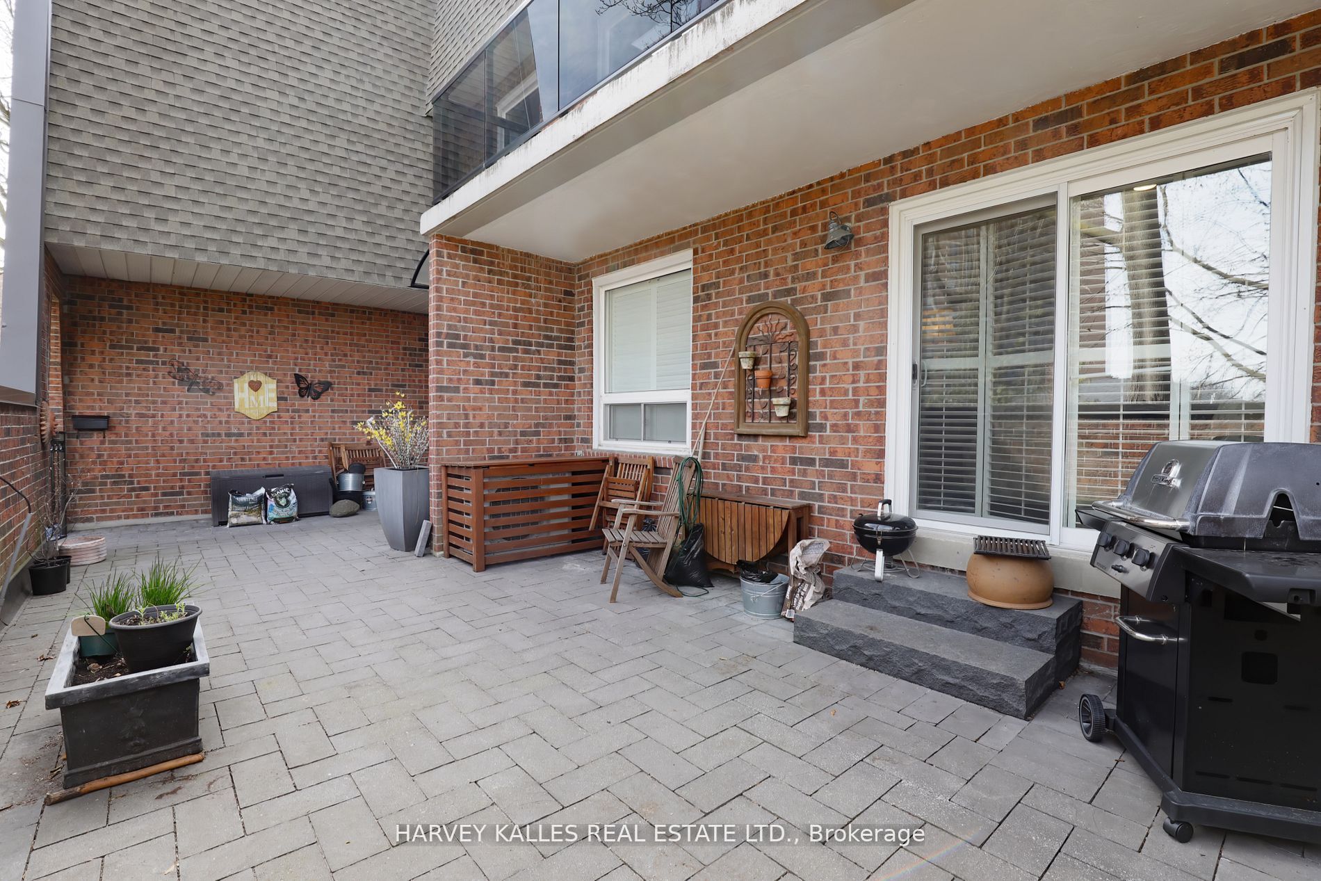 18 La Rose Avenue TH16, Toronto, ON M9P 1A5 photo 3