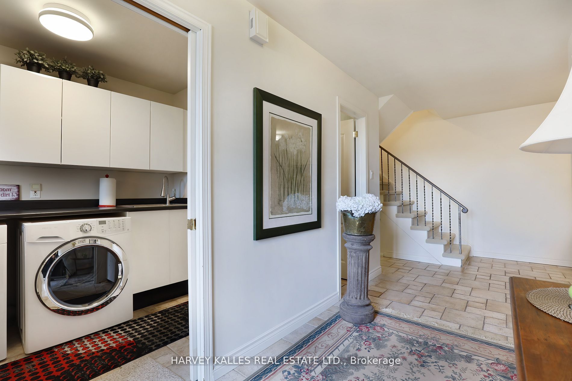 18 La Rose Avenue TH16, Toronto, ON M9P 1A5 photo 4