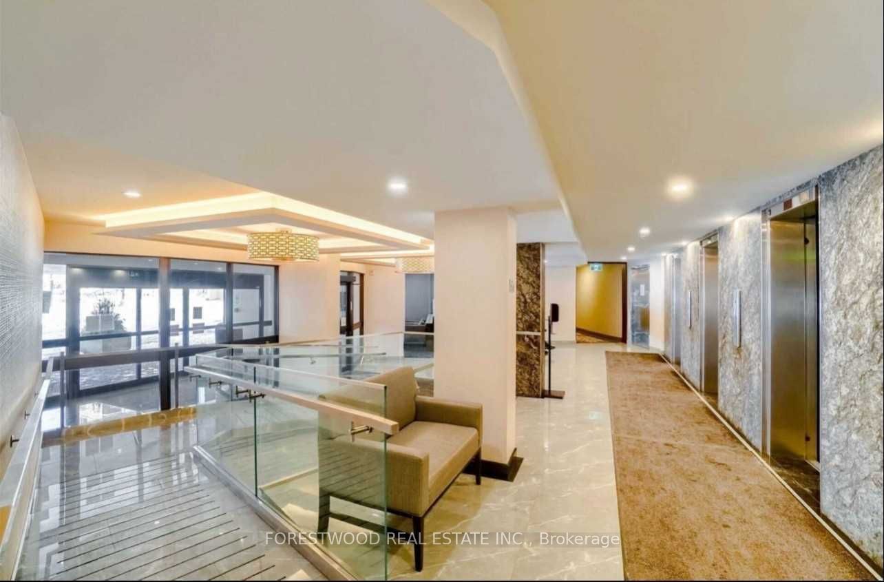 716 The West Mall Street W 905, Toronto, ON M9C 4X6 photo 4