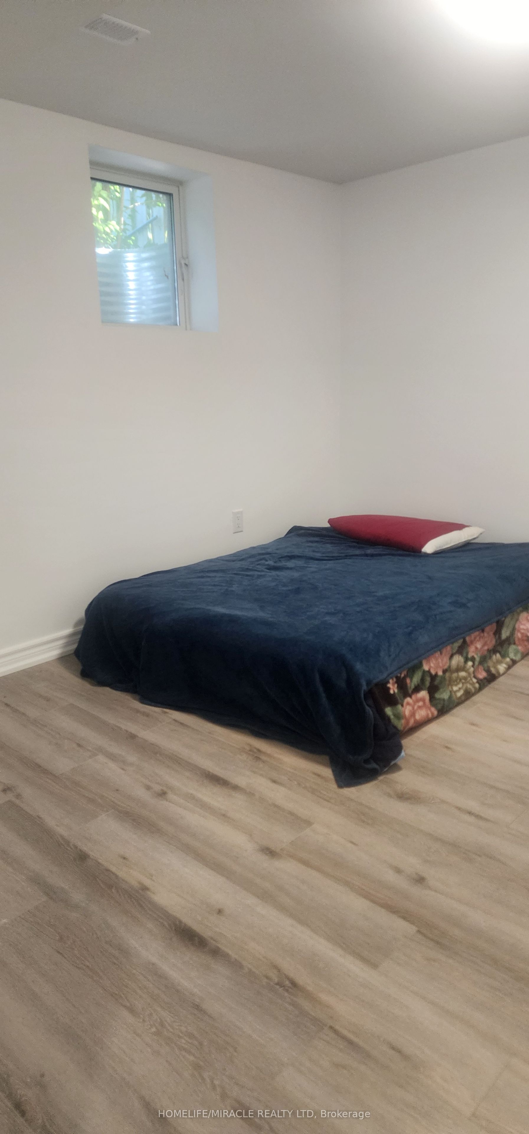 1574 Highbrook Avenue, Mississauga, ON L5M 4W1 photo 3