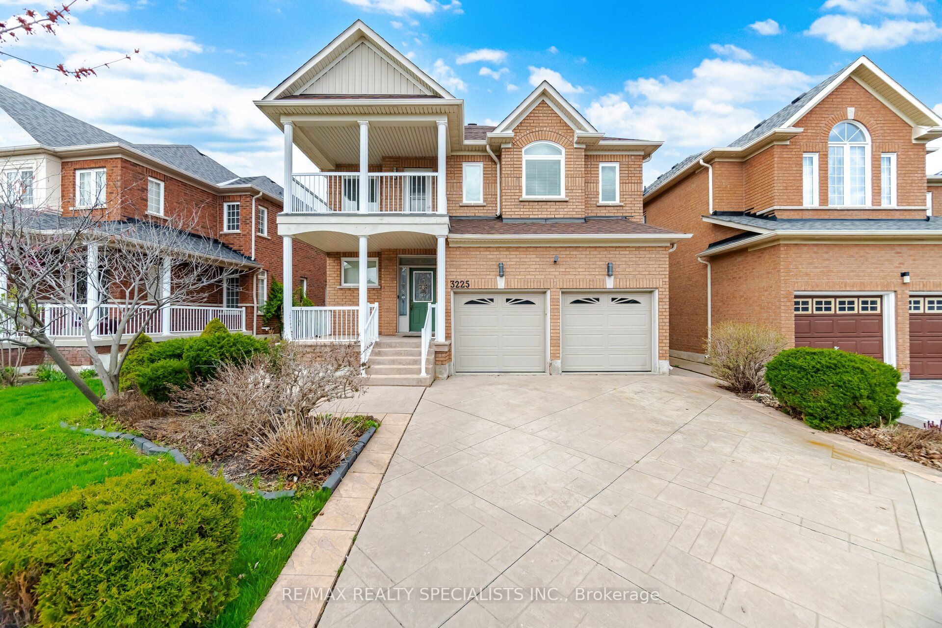 3225 Escada Drive, Mississauga, ON L5M 7V6 photo 2