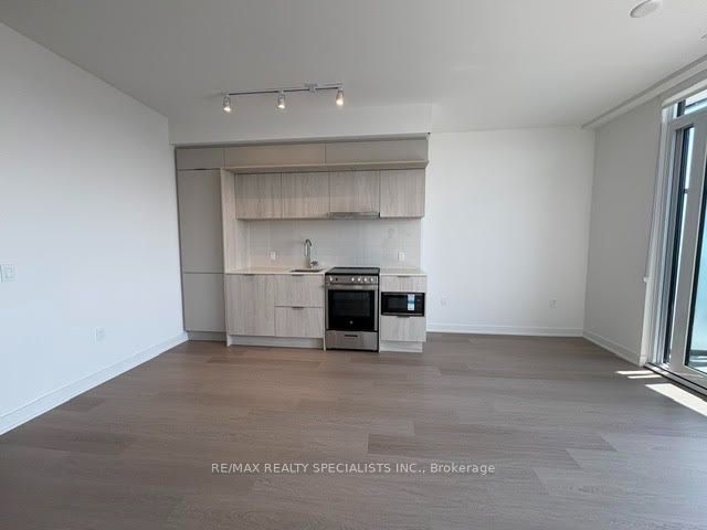 448 Burnhamthorpe Road W 5009, Mississauga, ON L5B 0R4 photo 5