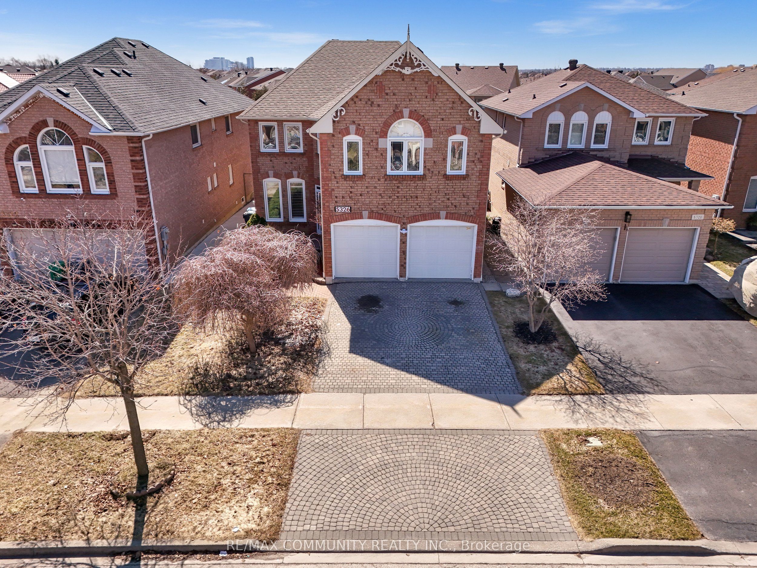 5326 Segriff Drive, Mississauga, ON L5V 1N9 photo 2