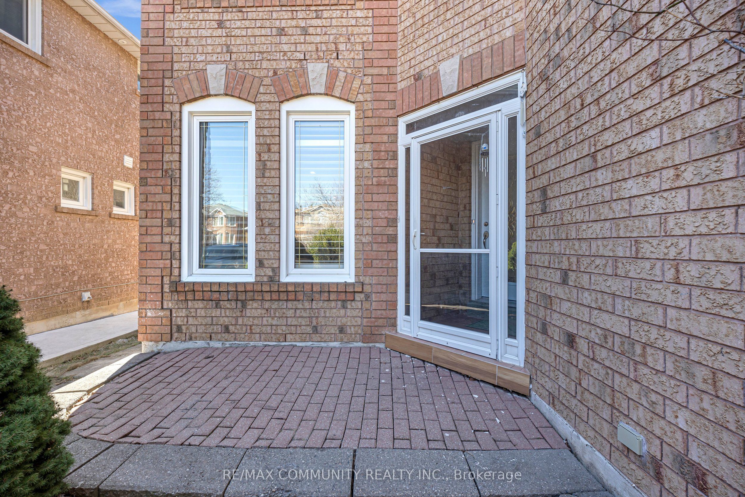 5326 Segriff Drive, Mississauga, ON L5V 1N9 photo 4