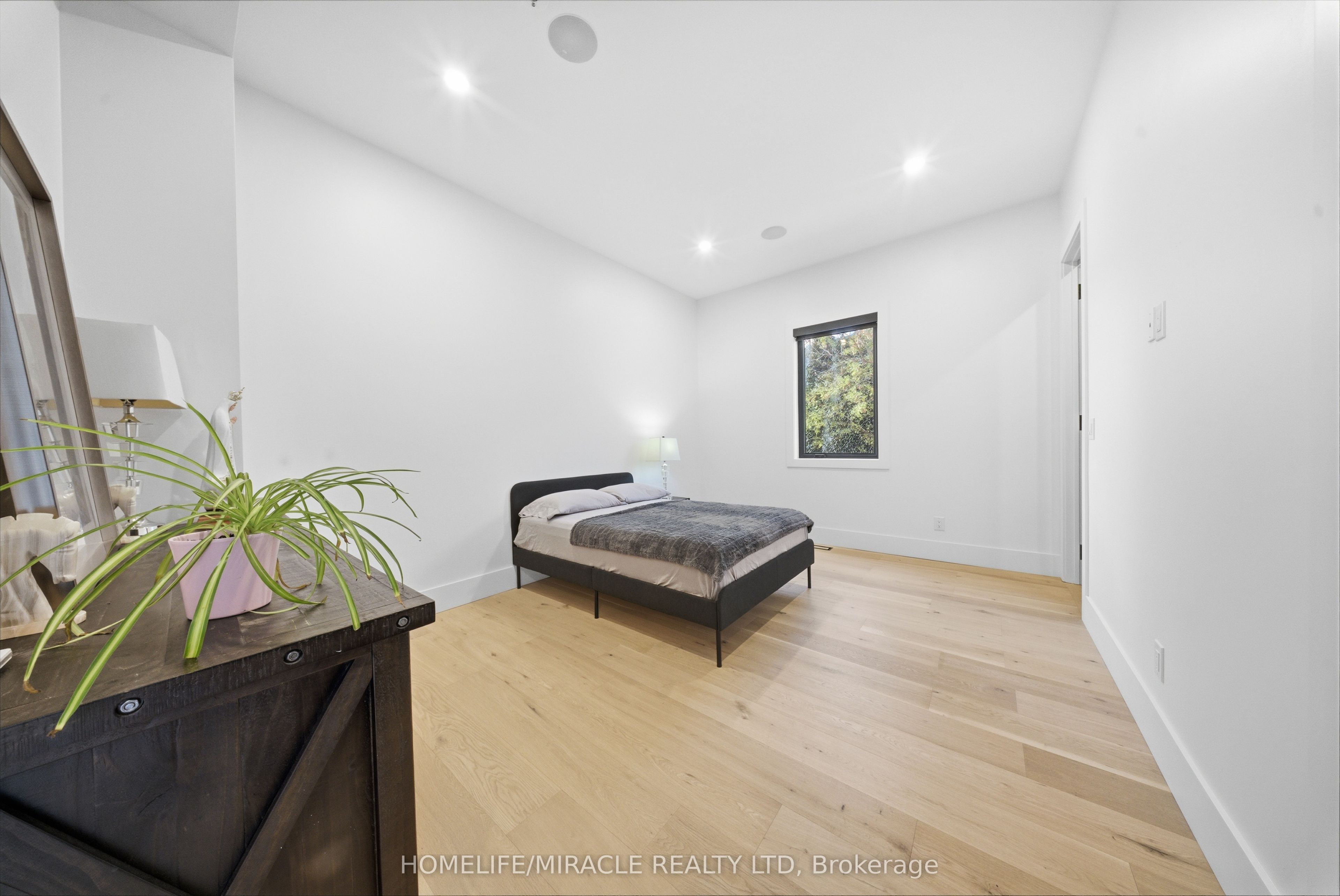 1653 Glenburnie Road, Mississauga, ON L5G 3E4 photo 4