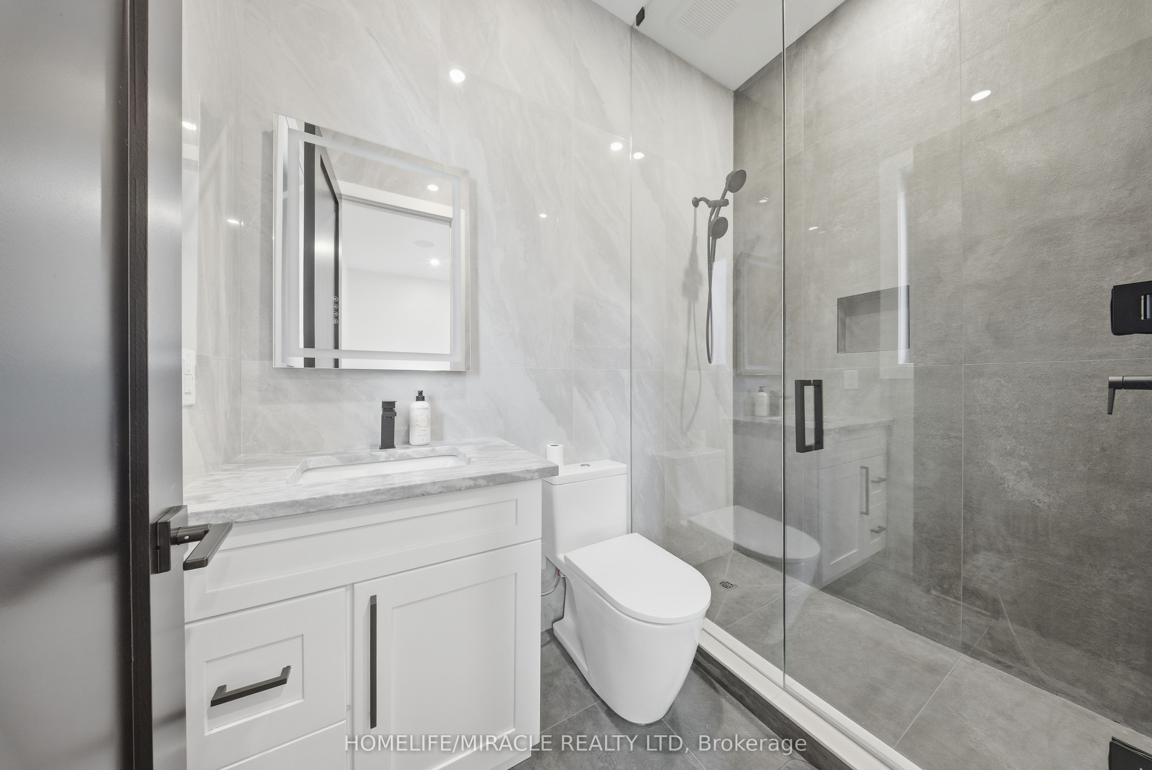 1653 Glenburnie Road, Mississauga, ON L5G 3E4 photo 5