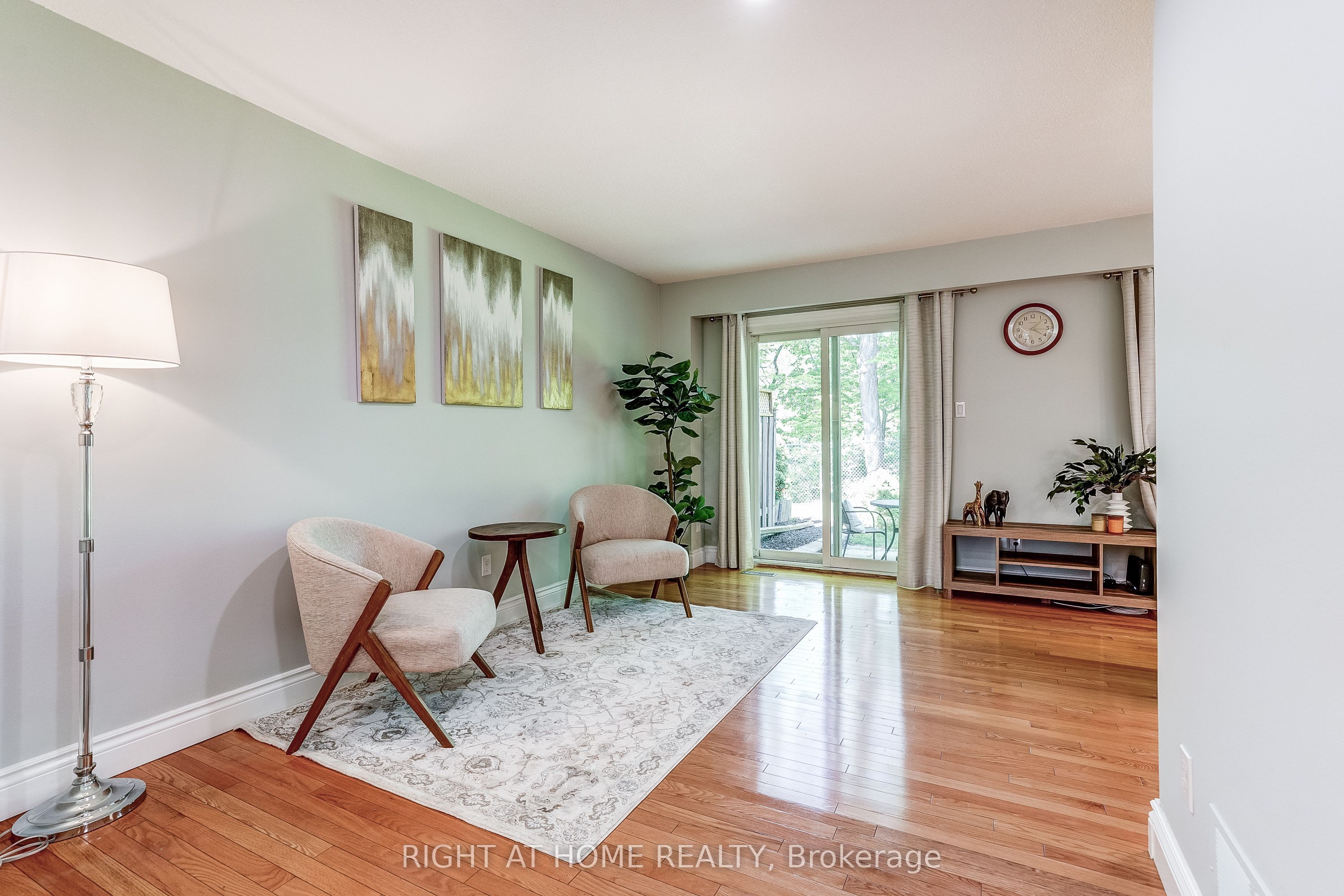 2120 Rathburn Road E 55, Mississauga, ON L4W 2S8 photo 4