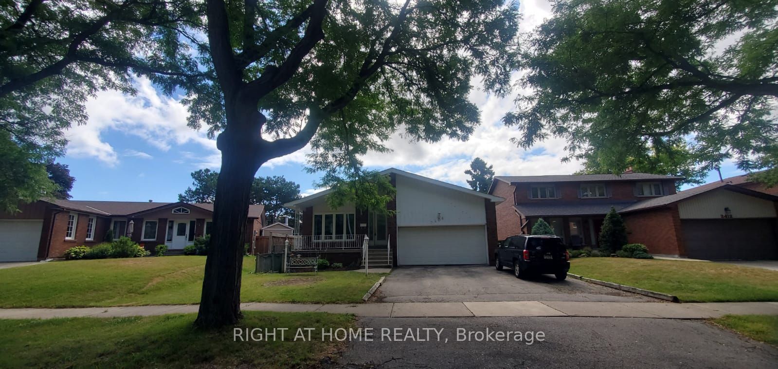 2406 Poplar Crescent, Mississauga, ON L5J 4H3 photo 3