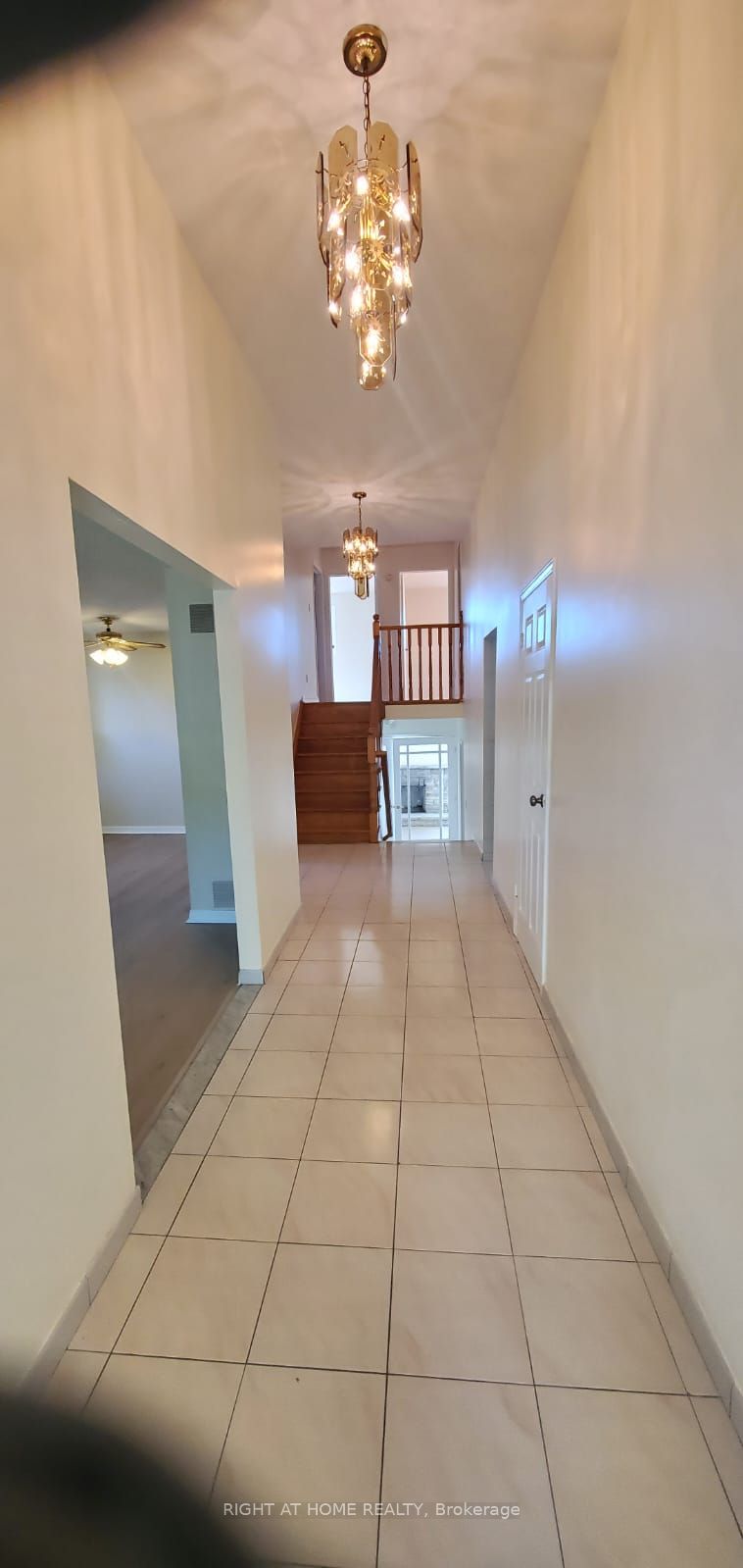 2406 Poplar Crescent, Mississauga, ON L5J 4H3 photo 4