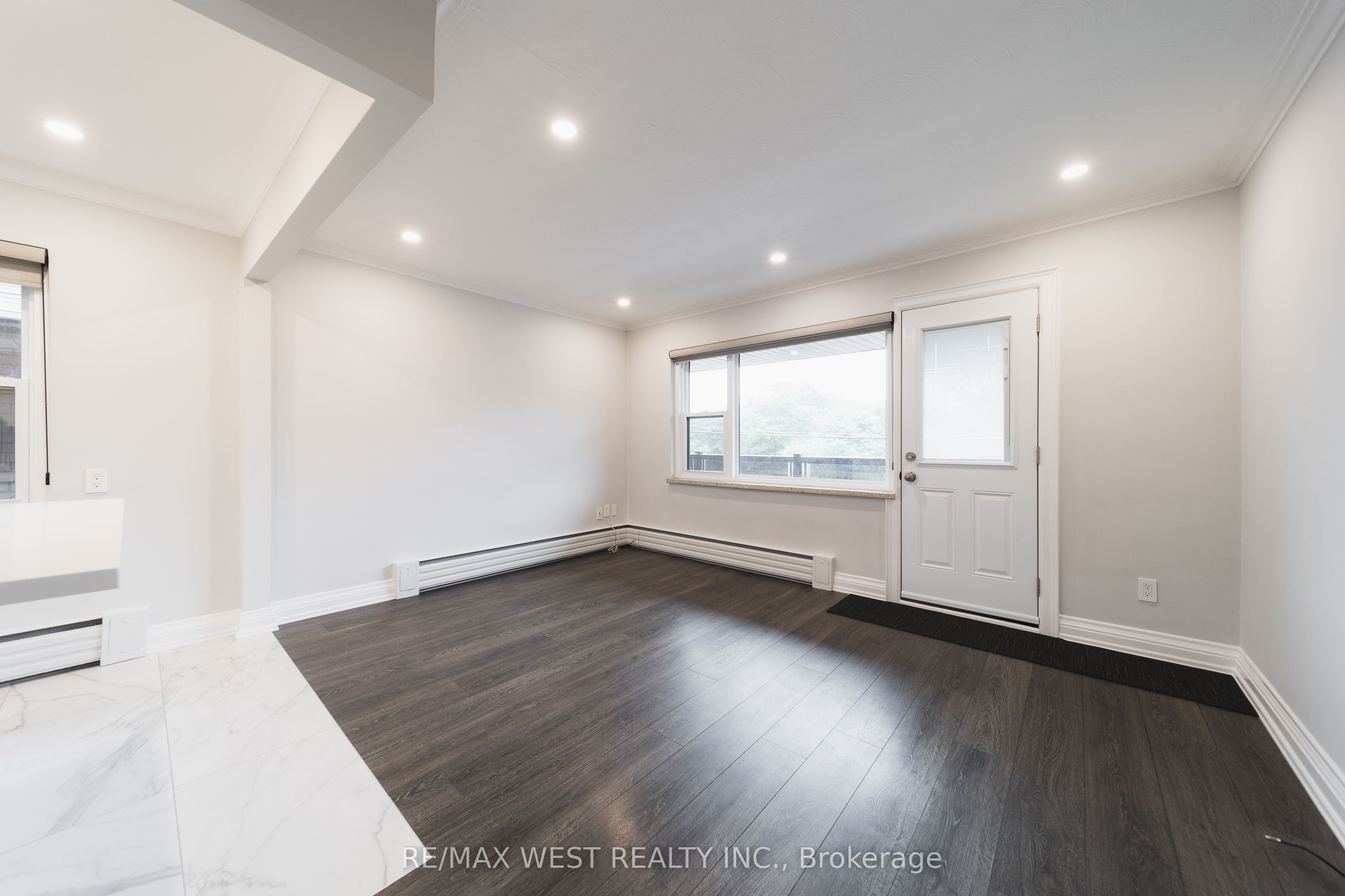 237 Melrose Street 7, Toronto, ON M8Y 1B8 photo 4