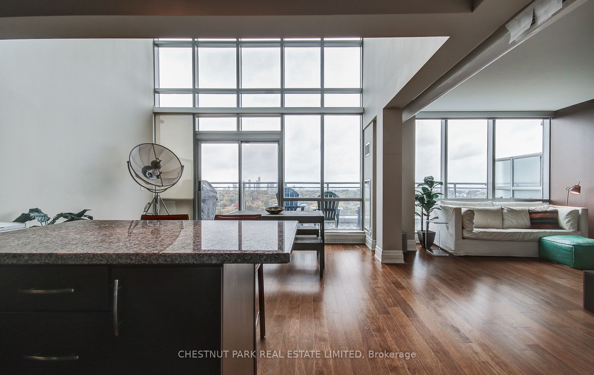2 Fieldway Road PH 05, Toronto, ON M8Z 0B9 photo 3