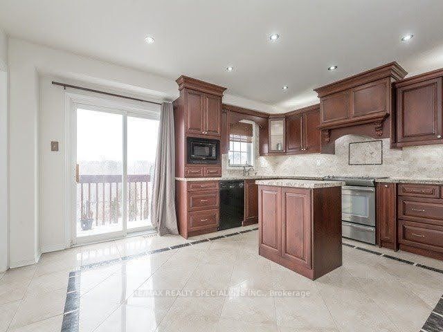 114 River Rock Crescent, Brampton, ON L7A 2W5 photo 3