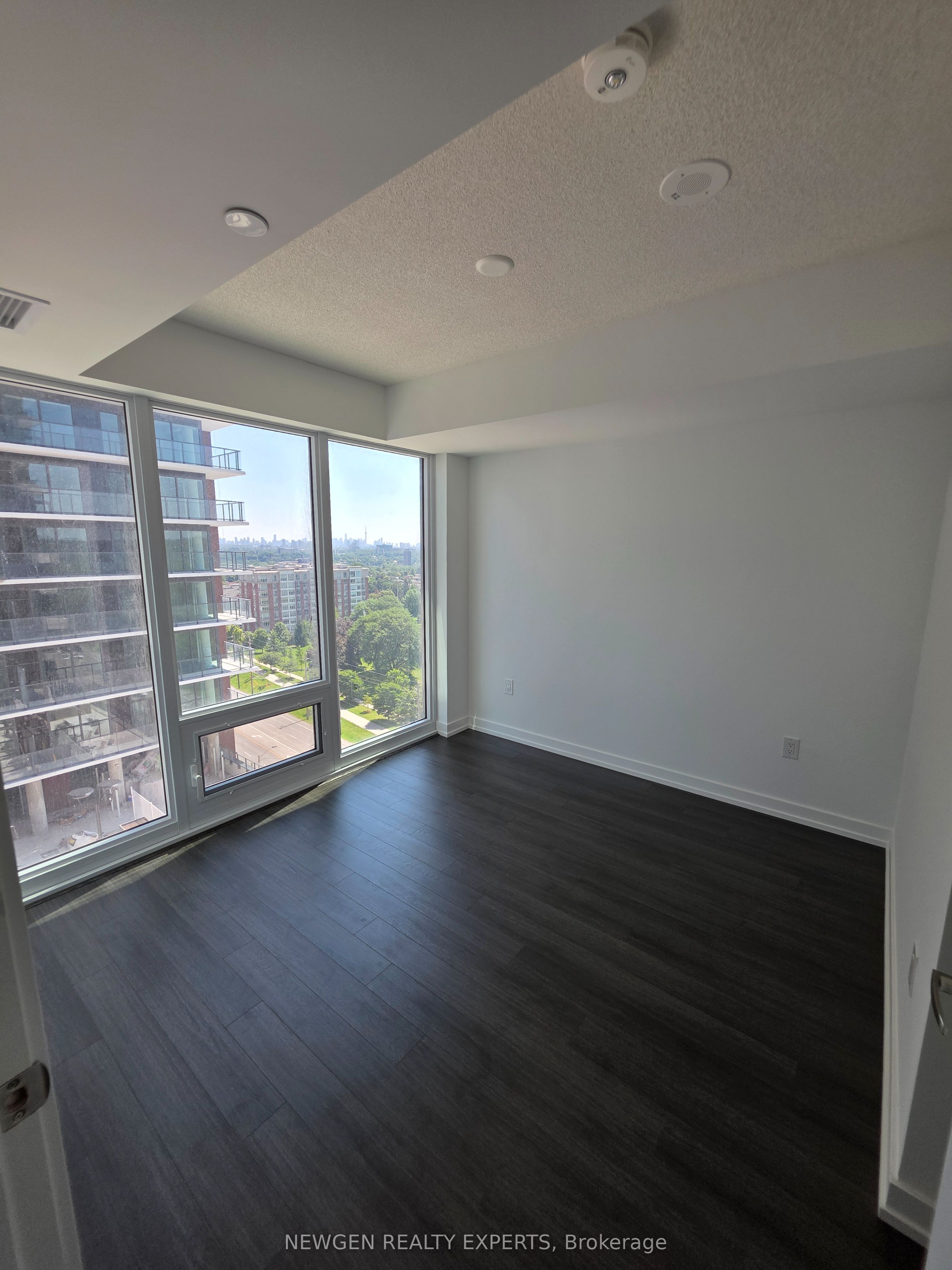4010 Eglinton Avenue 1107, Toronto, ON M9A 0G5 photo 5