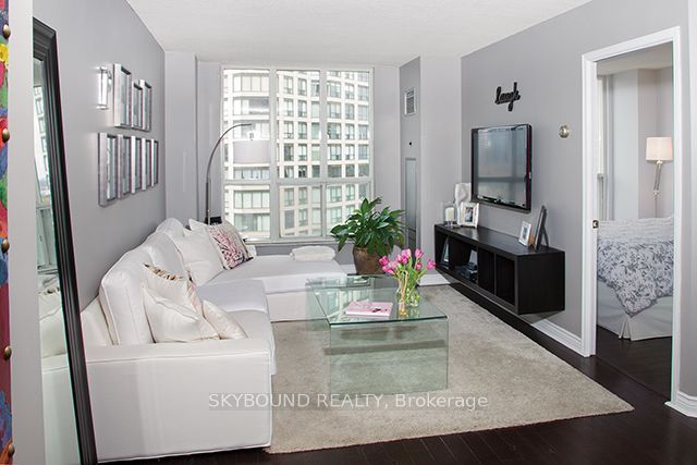 2287 Lake Shore Boulevard W 505, Toronto, ON M8V 3Y1 photo 3