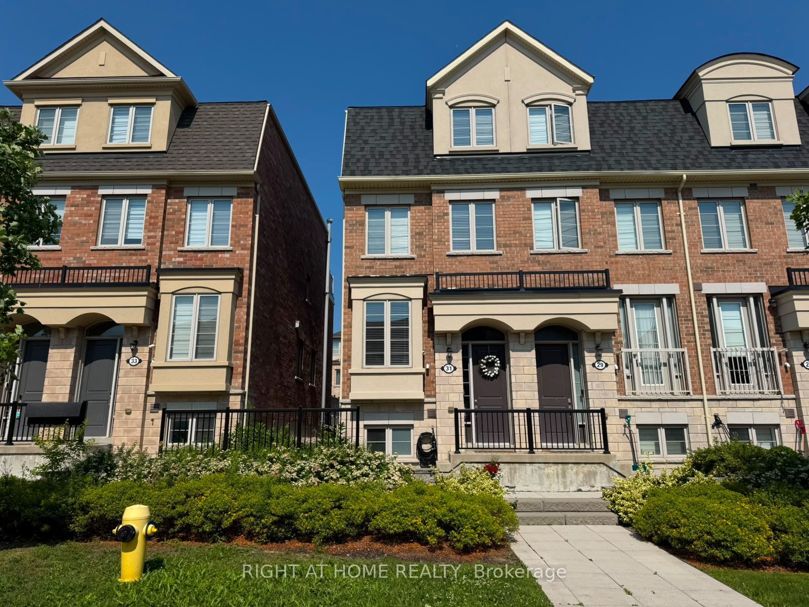 31 Edward Horton Crescent, Toronto, ON M8Z 0E7