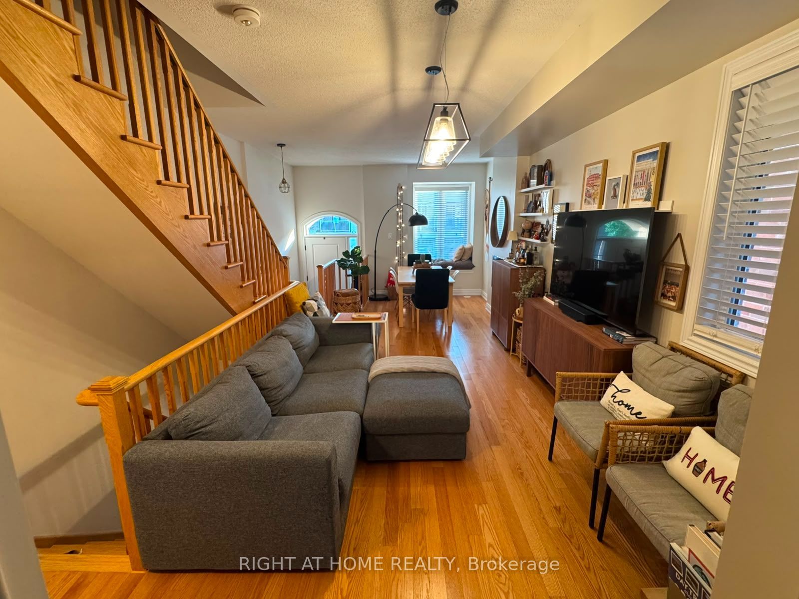 31 Edward Horton Crescent, Toronto, ON M8Z 0E7 photo 5
