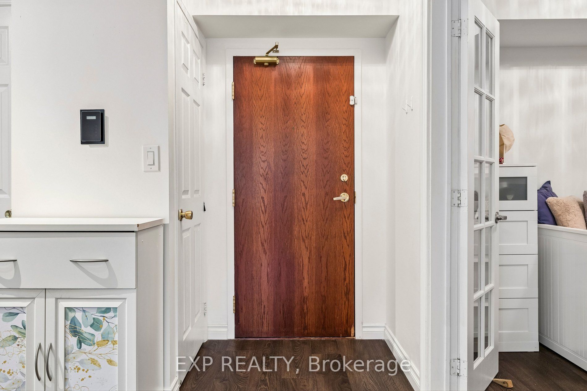 190 Manitoba Street 311, Toronto, ON M8Y 3Y8 photo 3