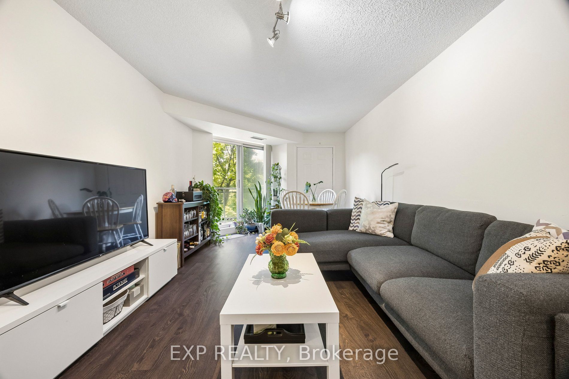 190 Manitoba Street 311, Toronto, ON M8Y 3Y8 photo 5