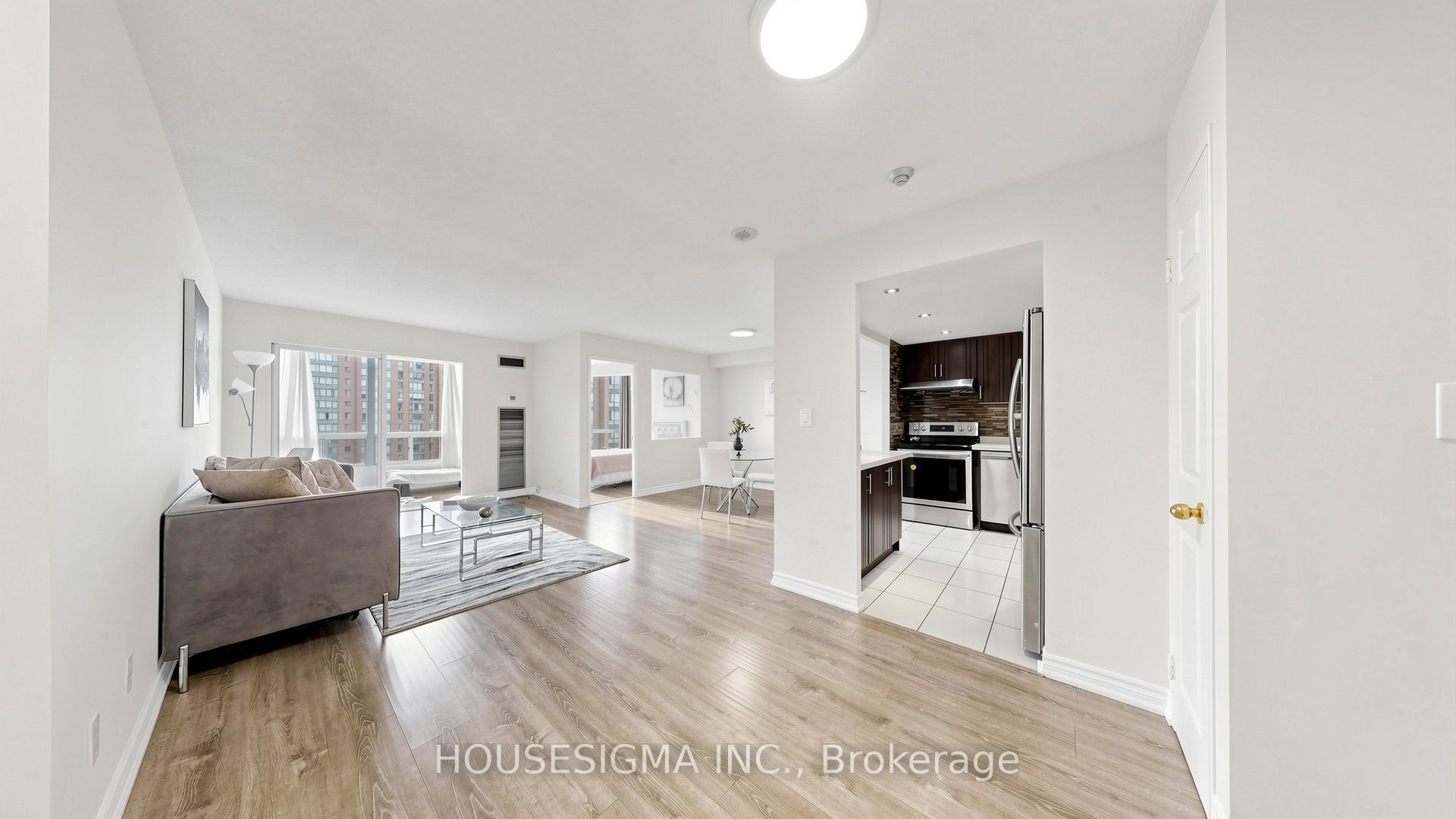 155 Hillcrest Avenue 1815, Mississauga, ON L5B 3Z2 photo 4