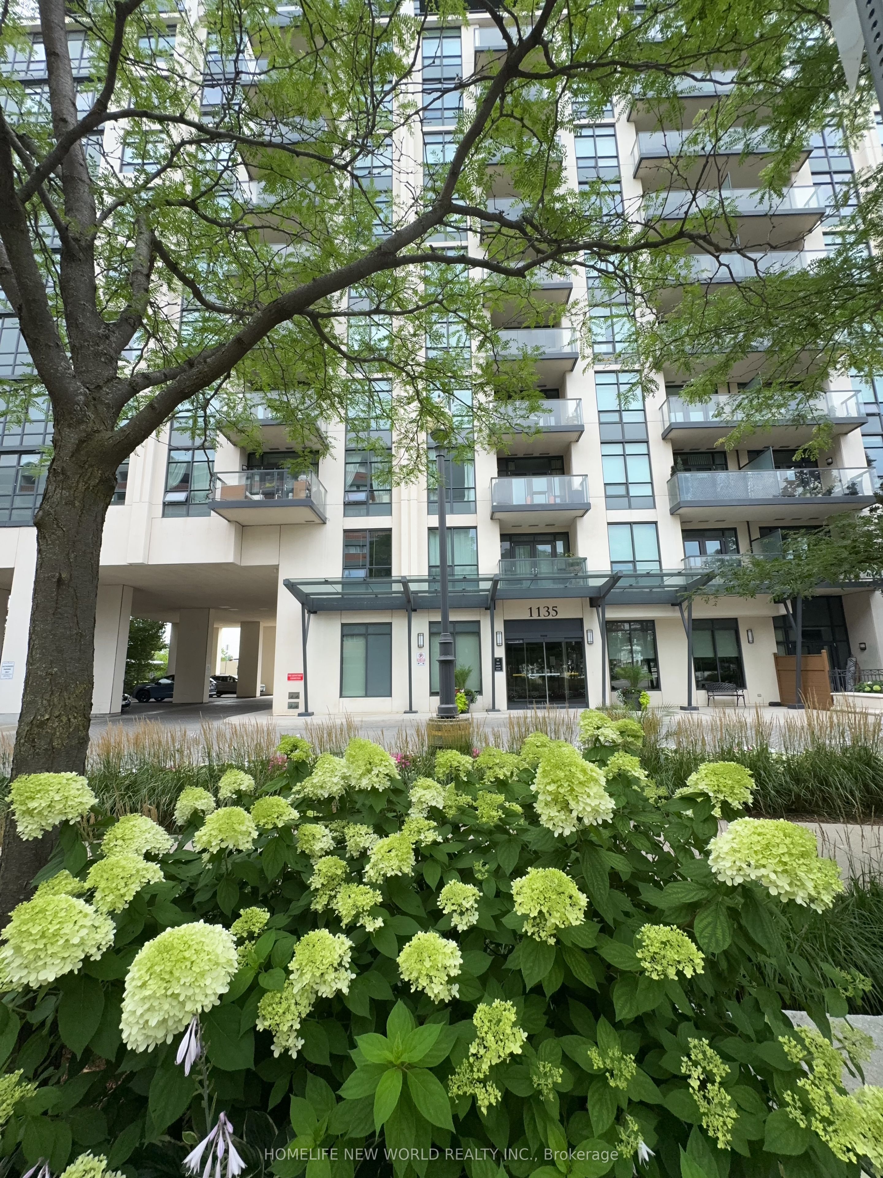 1135 Royal York Road 304, Toronto, ON M9A 0C3 photo 3