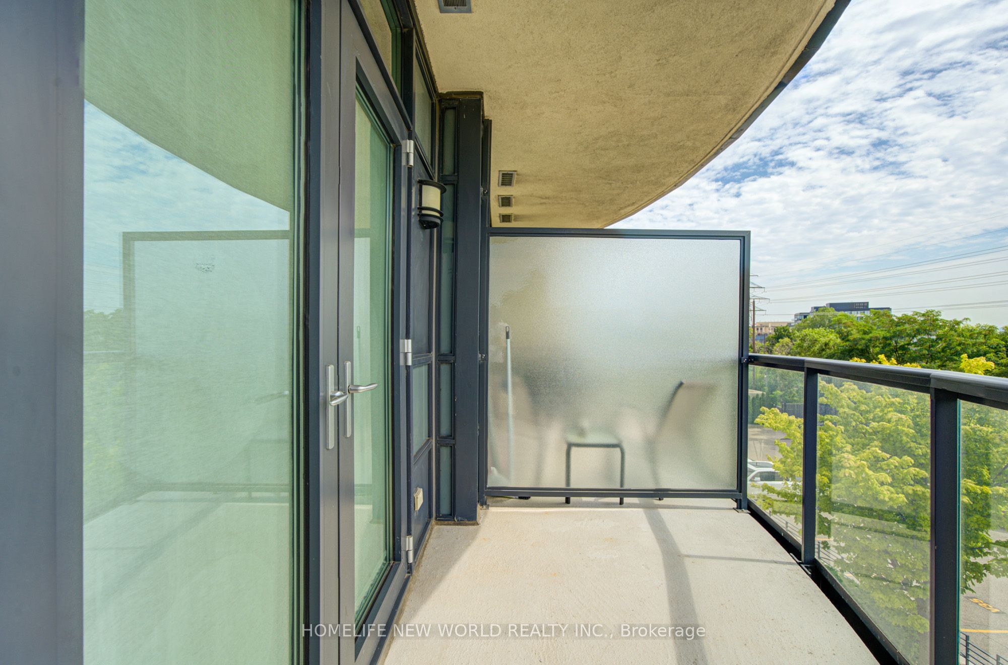 1135 Royal York Road 304, Toronto, ON M9A 0C3 photo 5