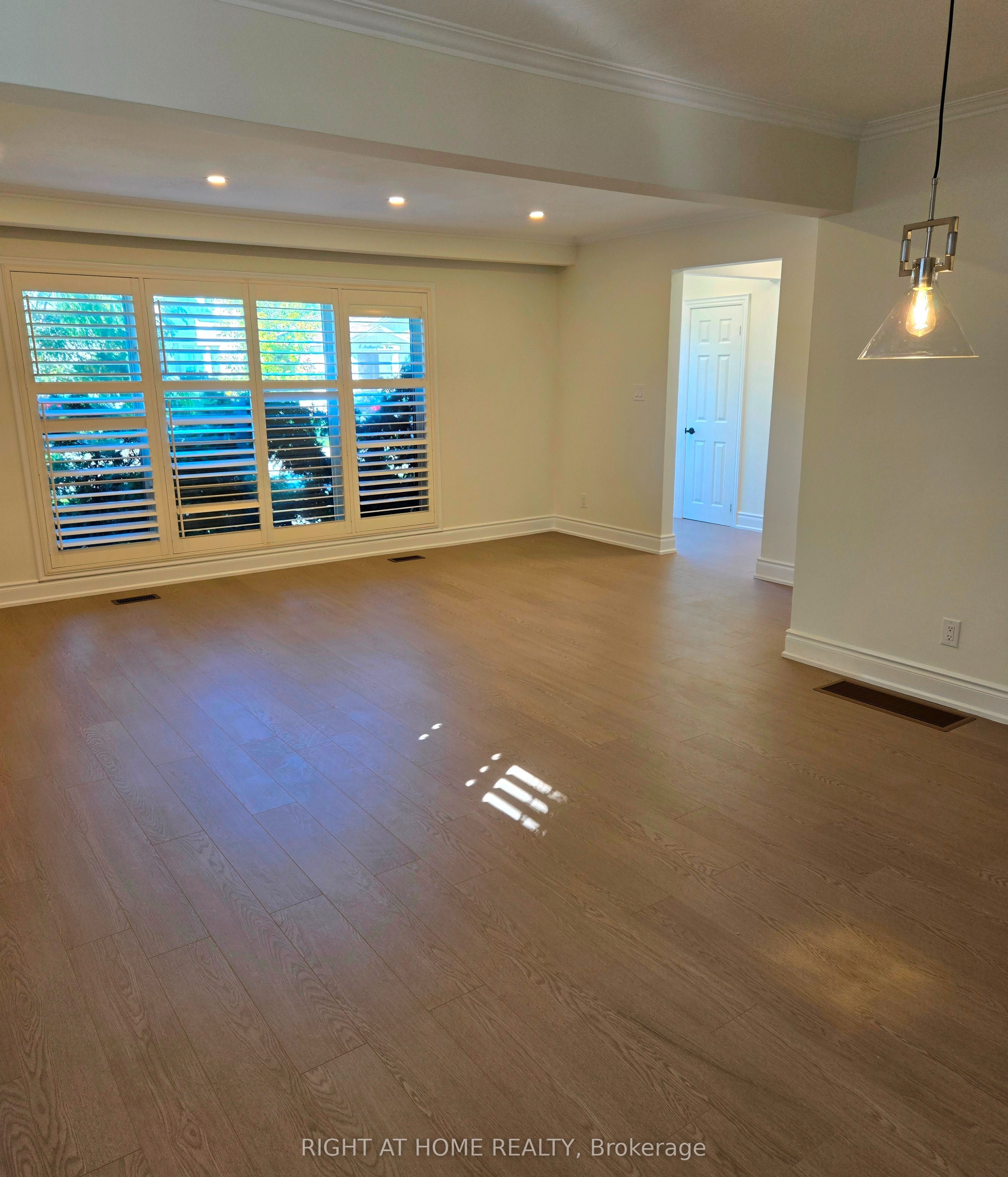 8 Northampton Drive, Toronto, ON M9B 4S6 photo 4