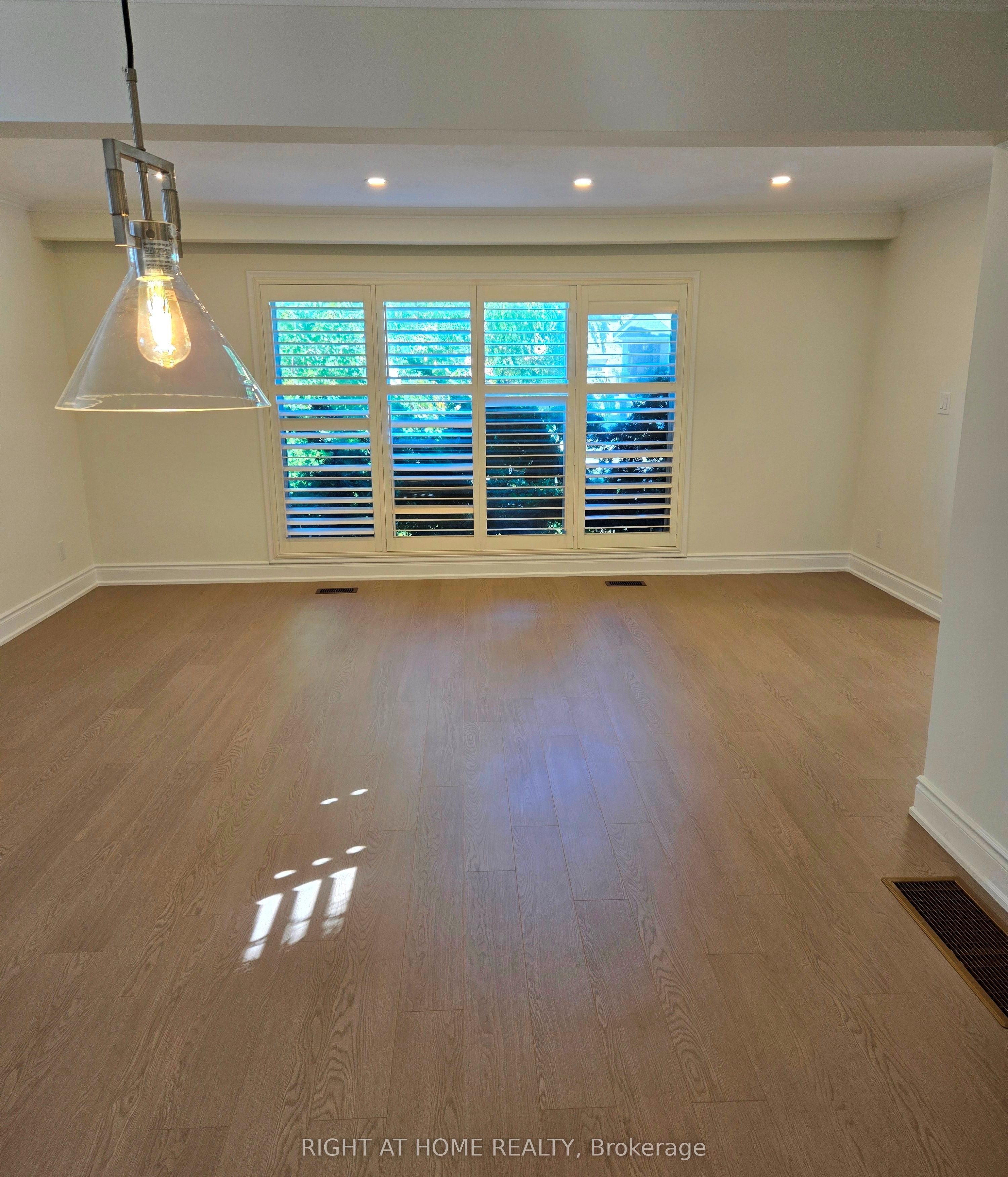 8 Northampton Drive, Toronto, ON M9B 4S6 photo 5