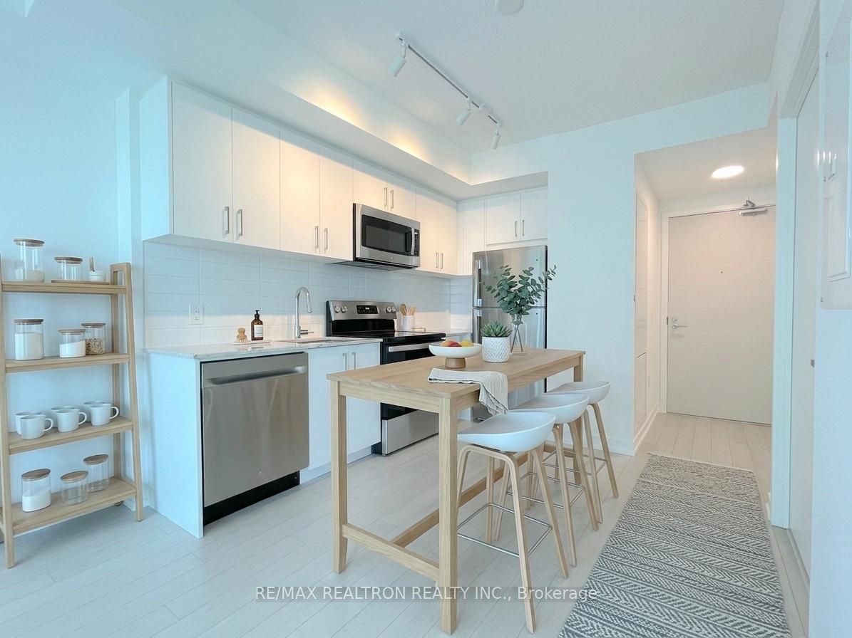 4010 Eglinton Avenue W 1305, Toronto, ON M9A 0G5